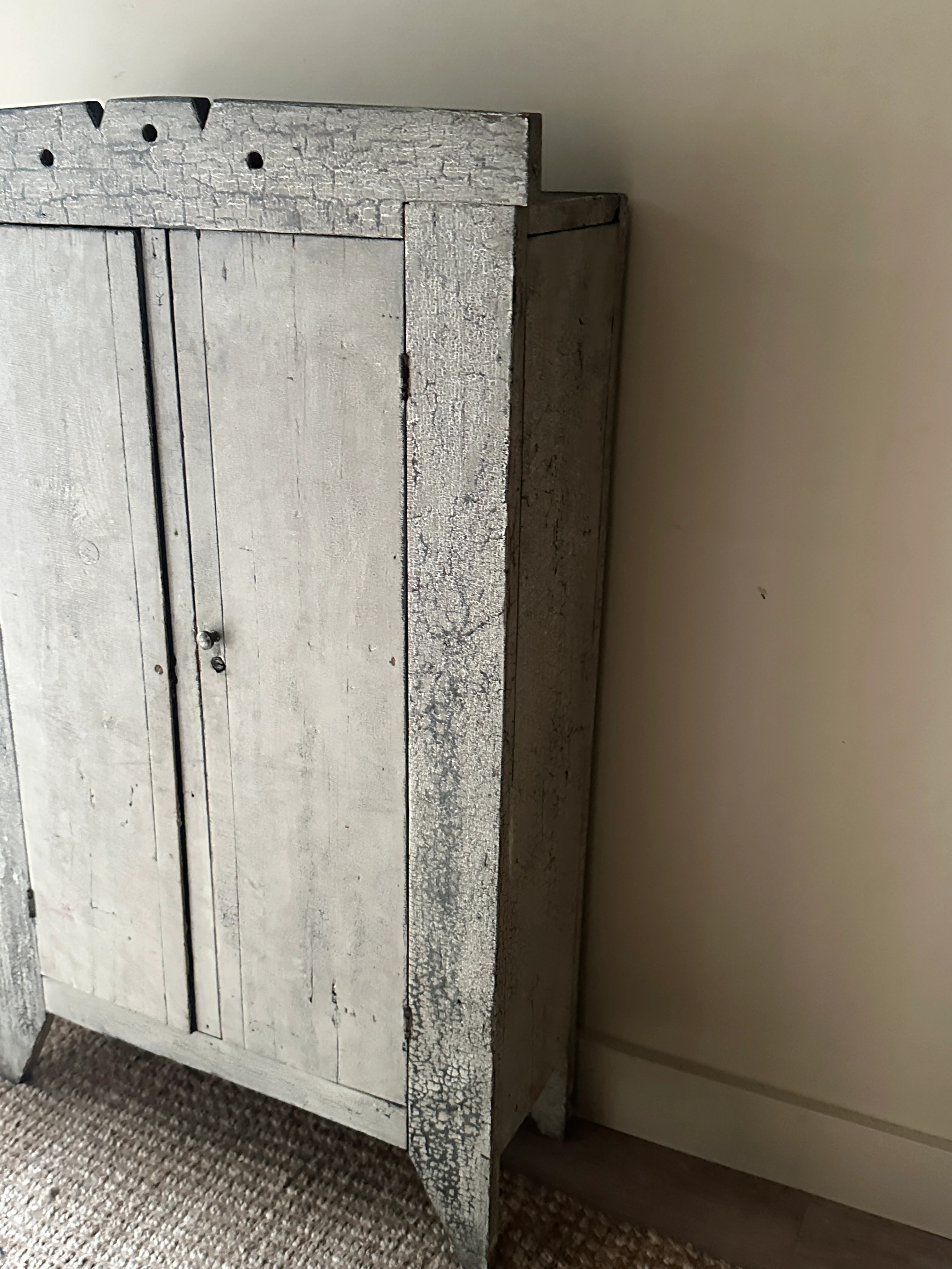 Small painted farmhouse cabinet - Image 3
