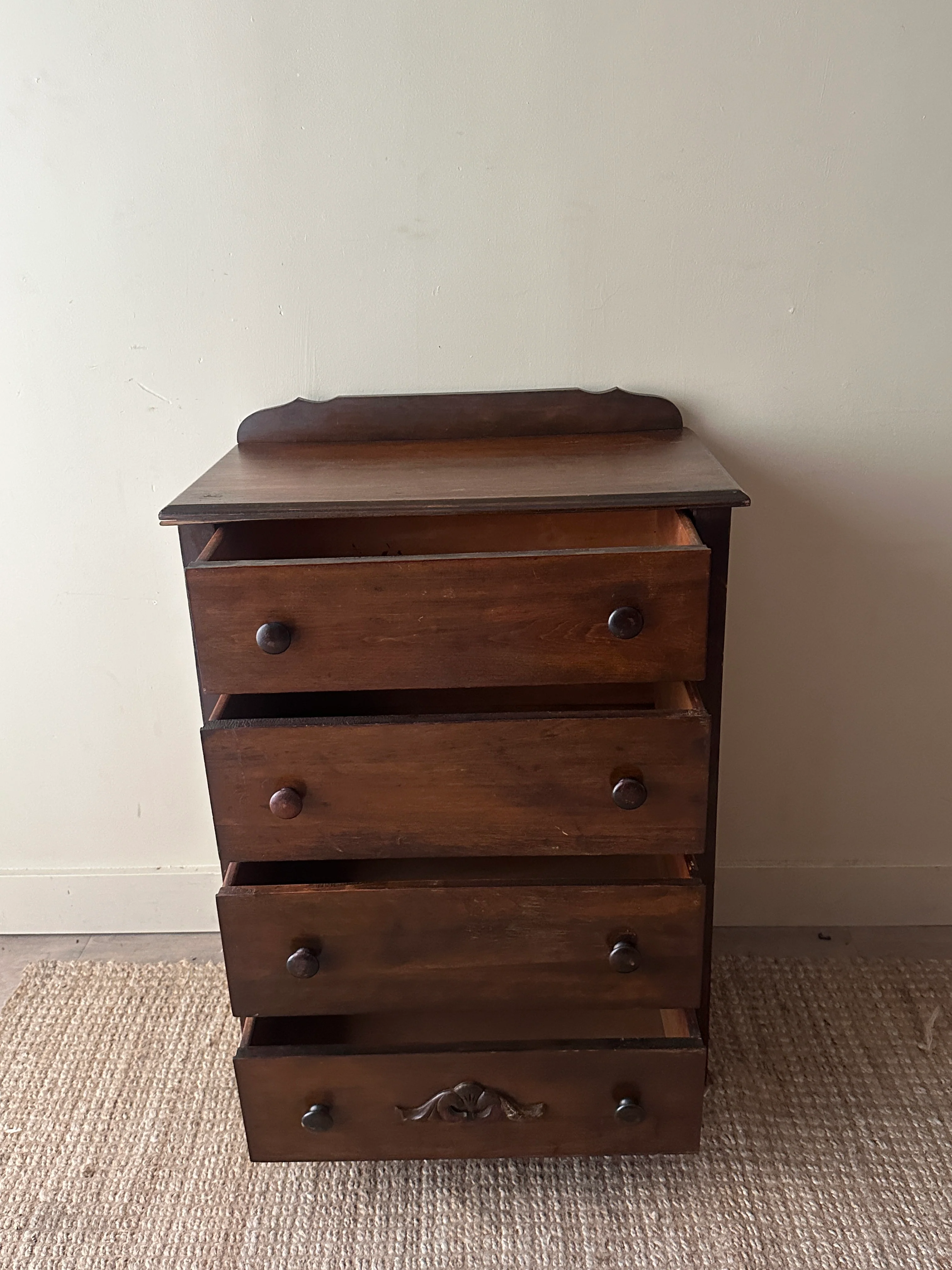 Small pine dresser - Image 5