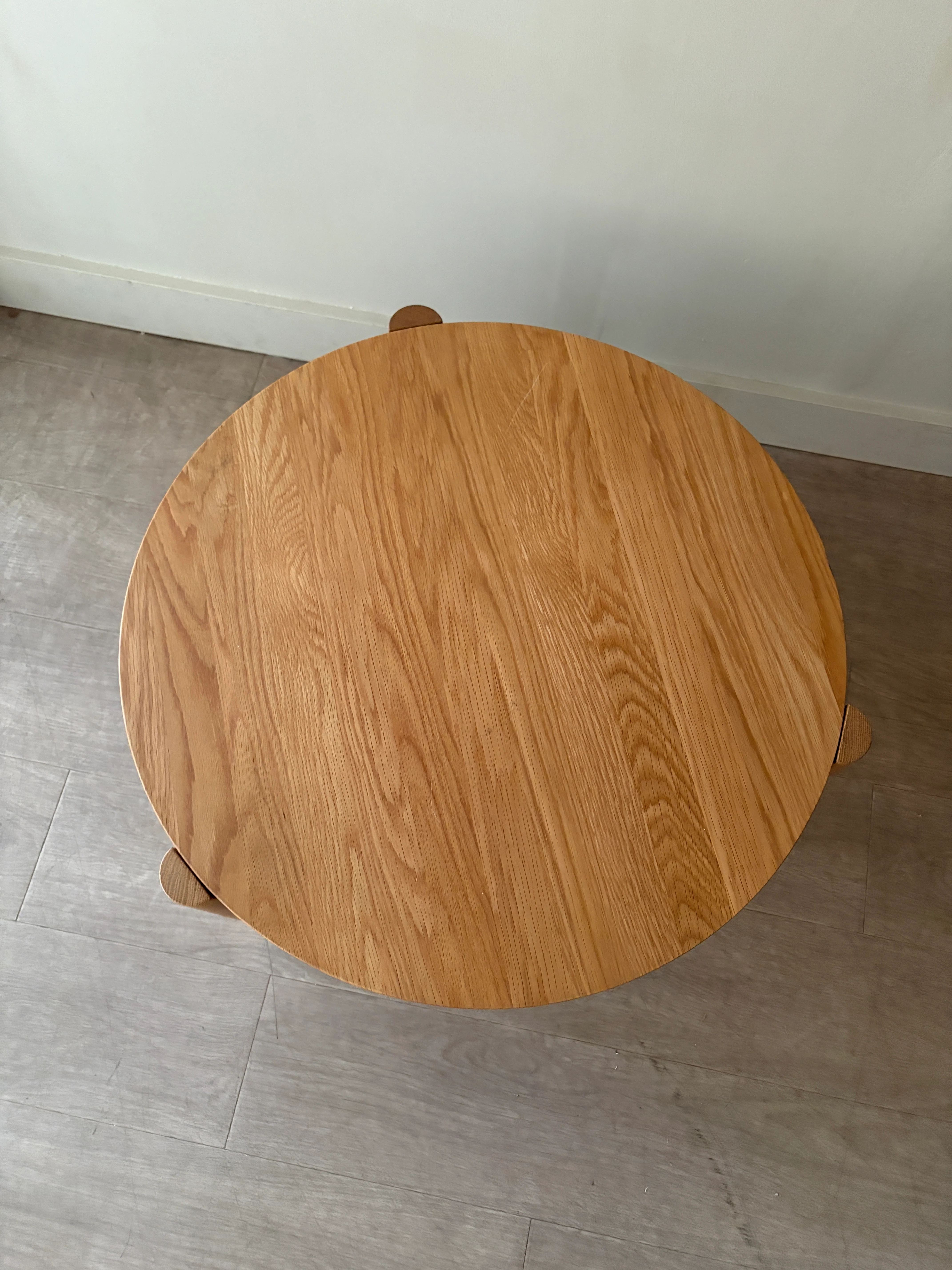 Small round oak coffee table - Image 5