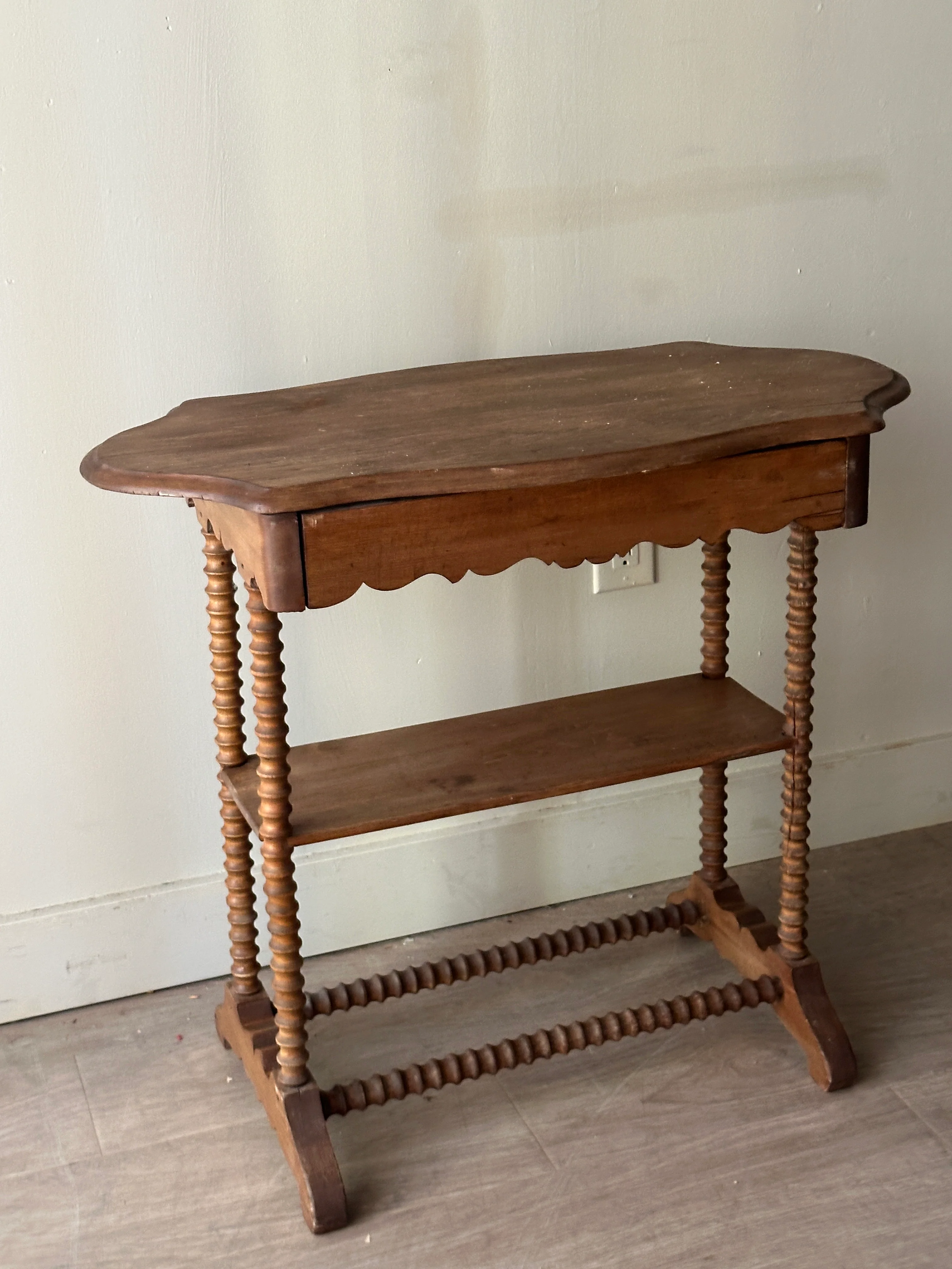 Spindle leg side table - Image 2