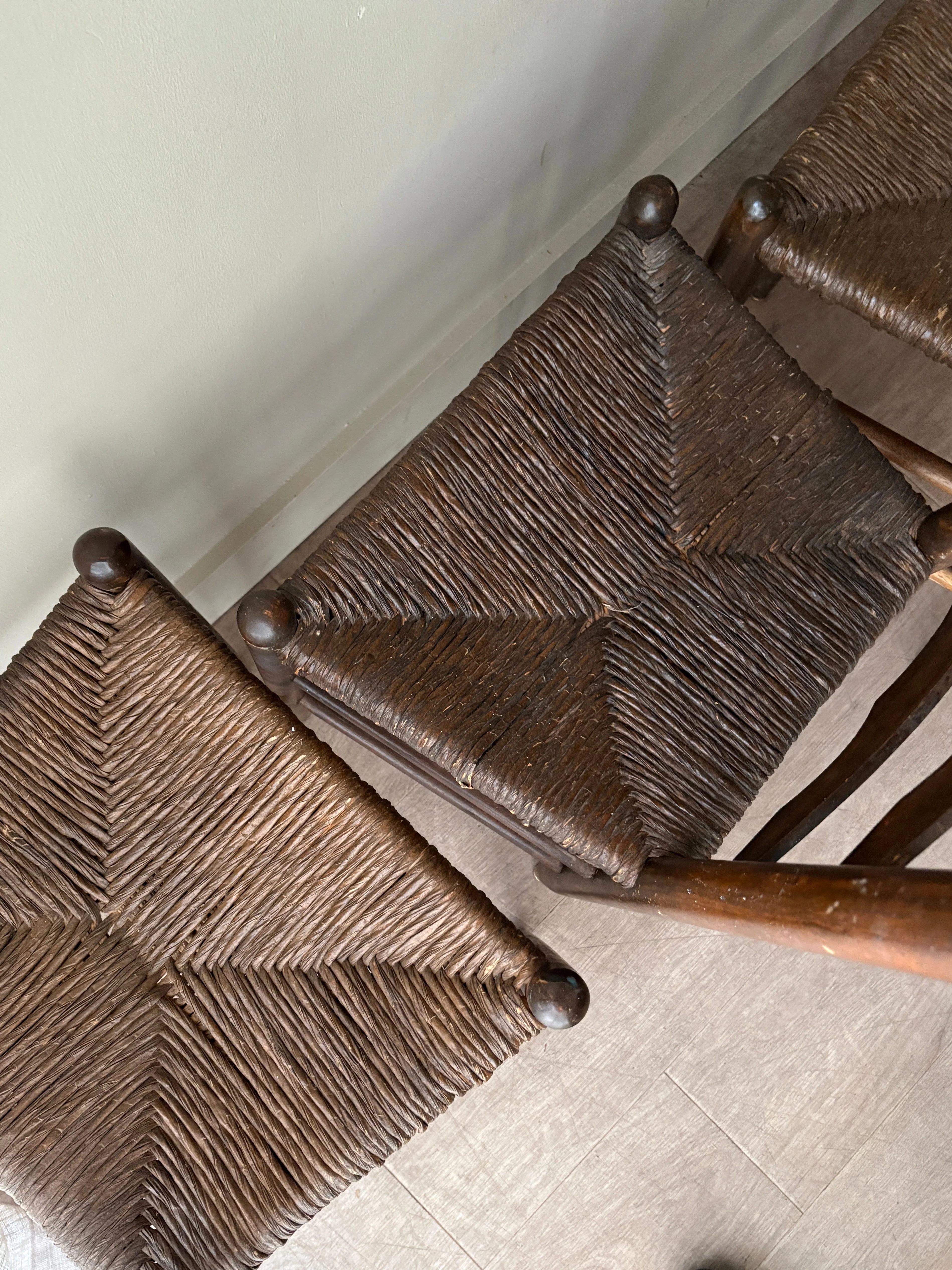 Stained oak rush seat ladder back dining chairs. Sold in pairs. - Image 6