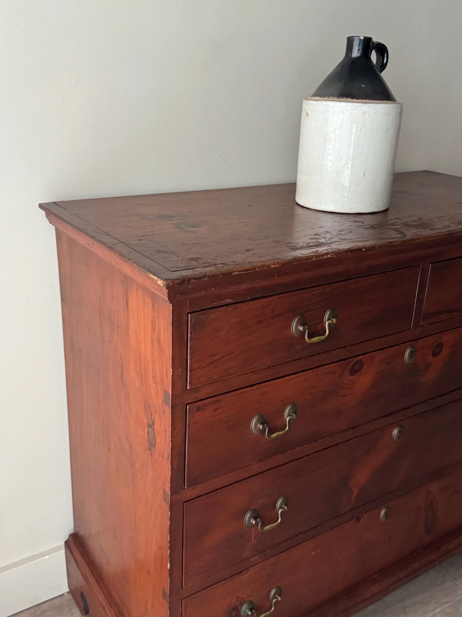 Stained pine dresser - Image 2