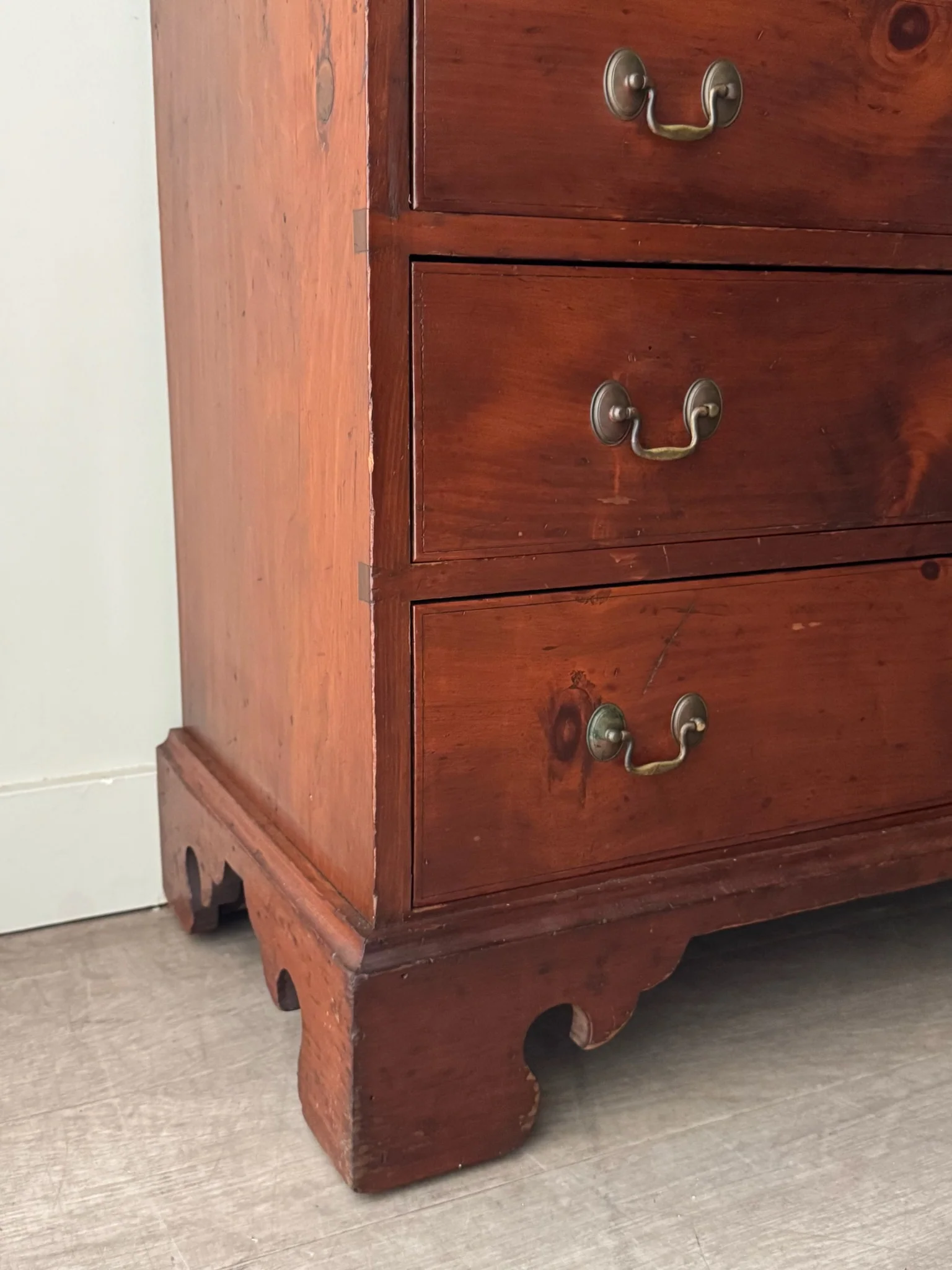 Stained pine dresser - Image 3