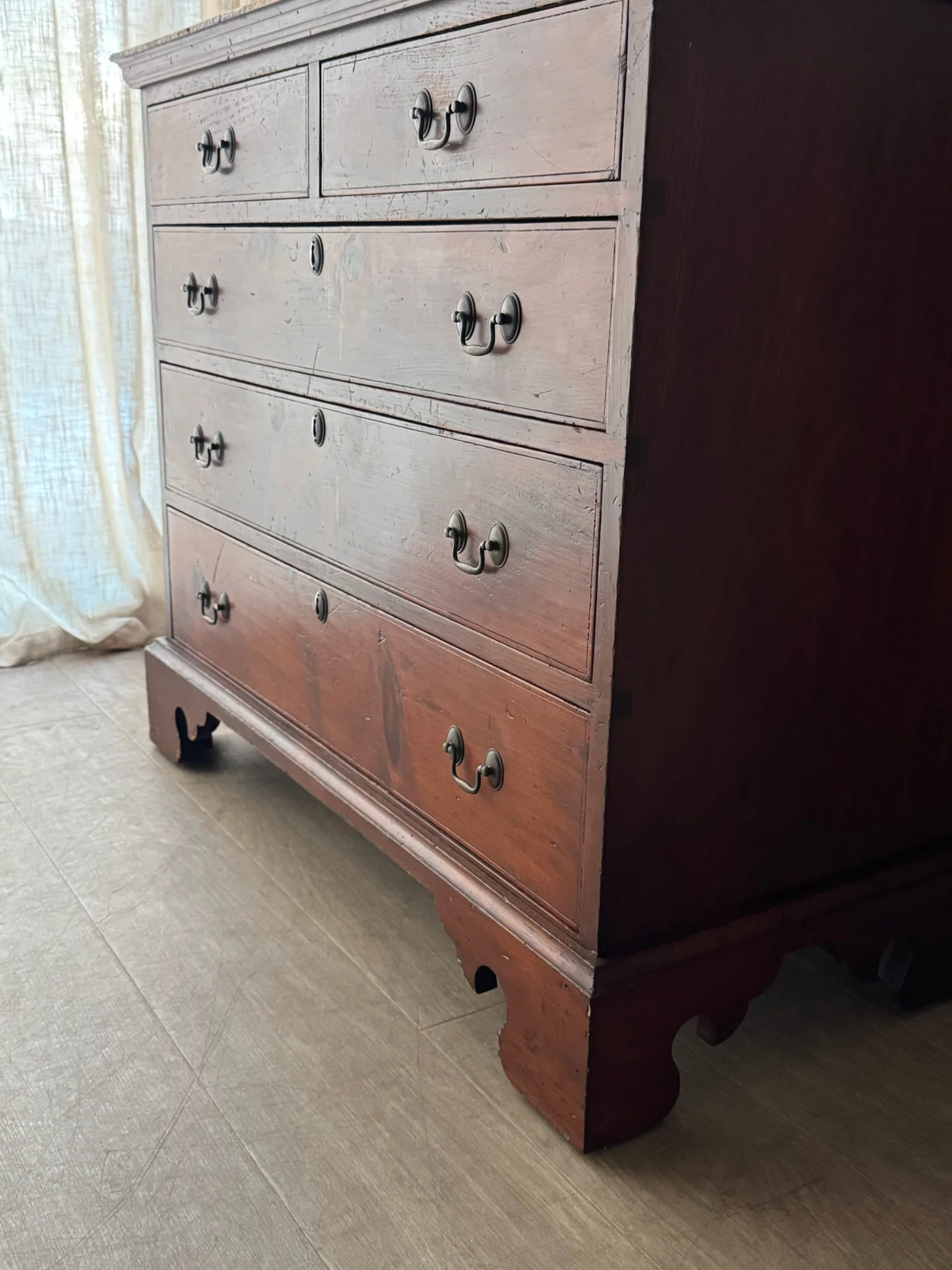 Stained pine dresser - Image 5