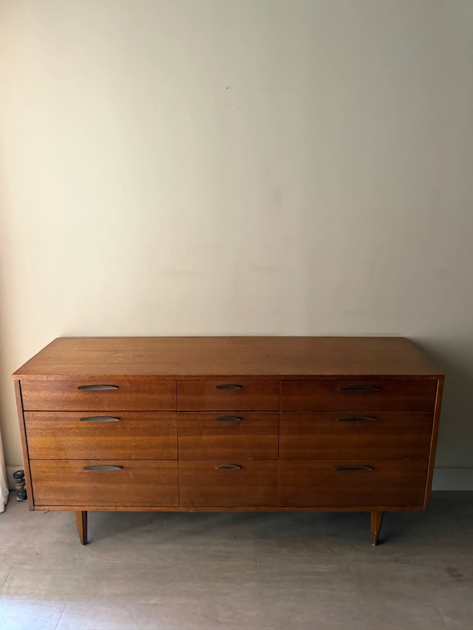 Stanley walnut 9 drawer dresser - Image 2