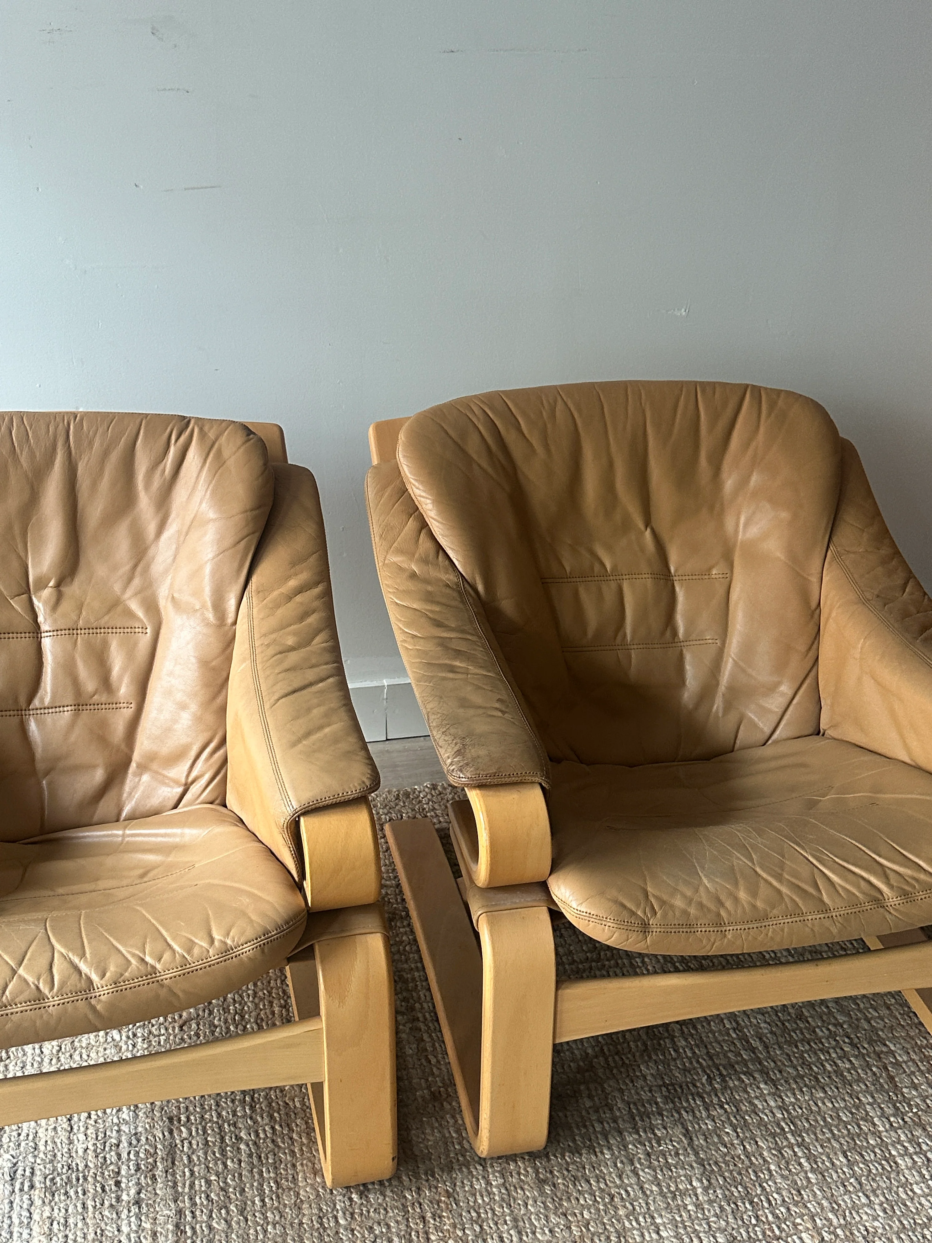 Svend Skipper lounge chairs. Sold individually. - Image 2