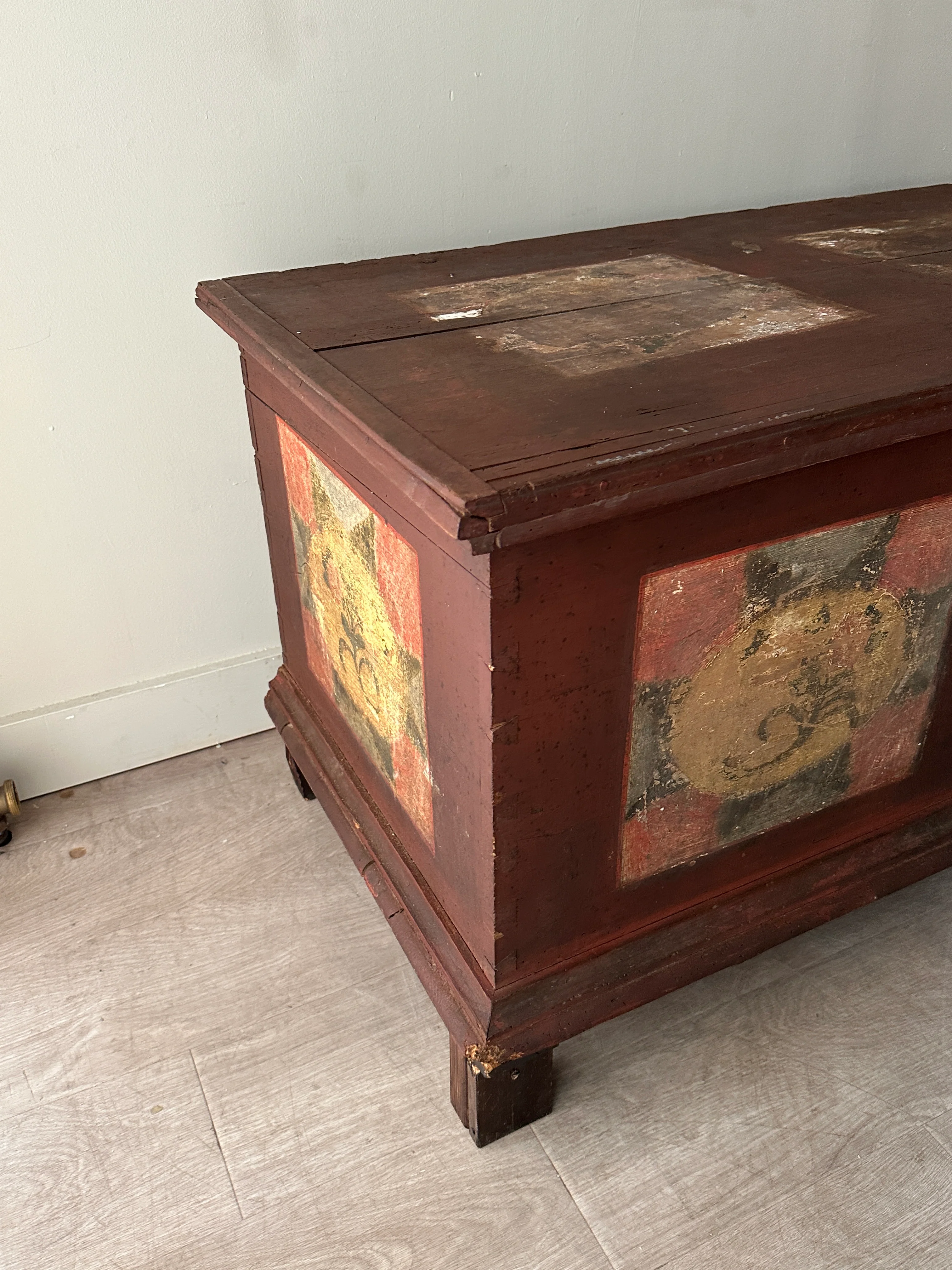 Swedish painted pine chest - Image 2