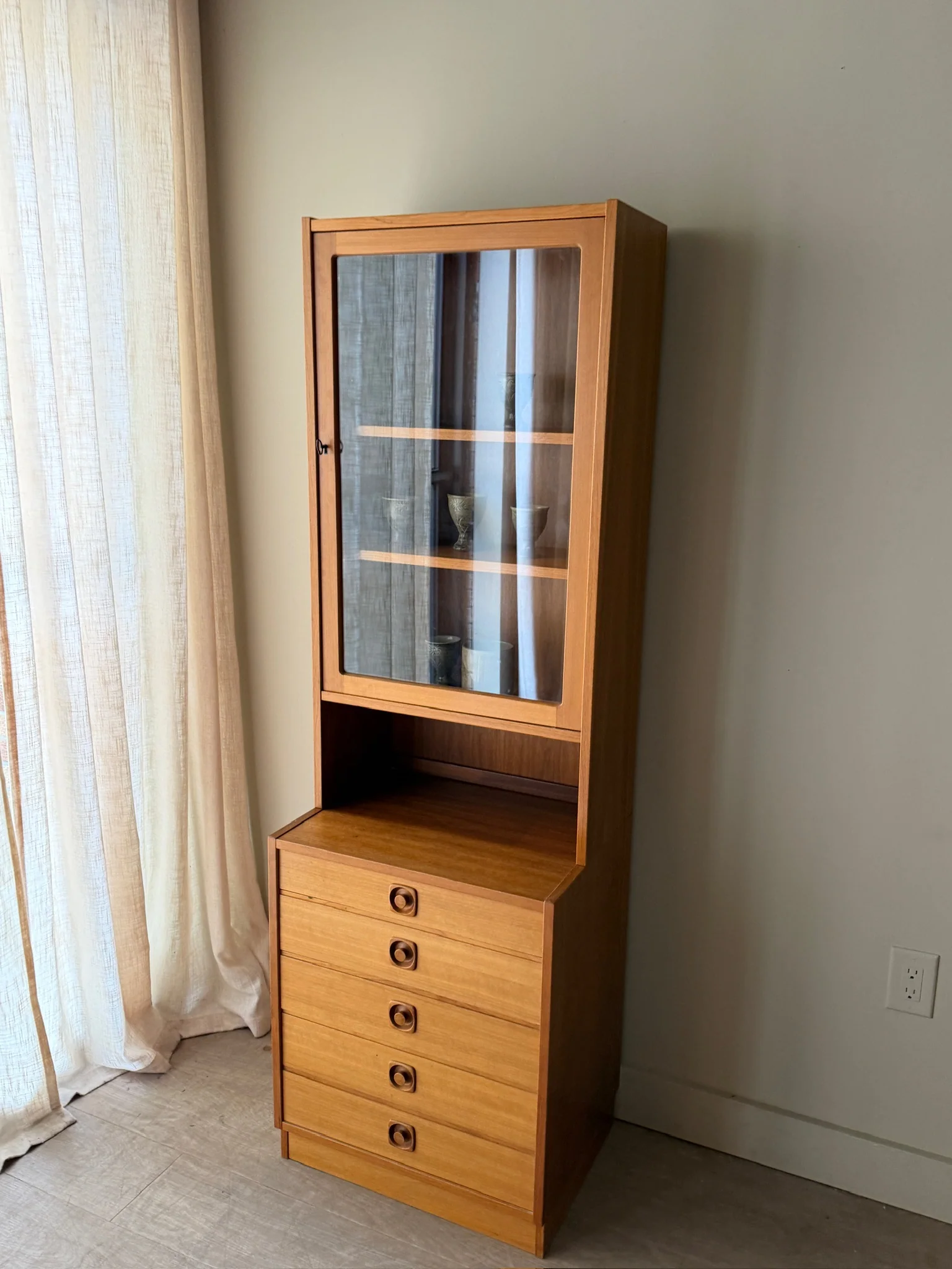 Swedish teak two piece hutch - Image 3