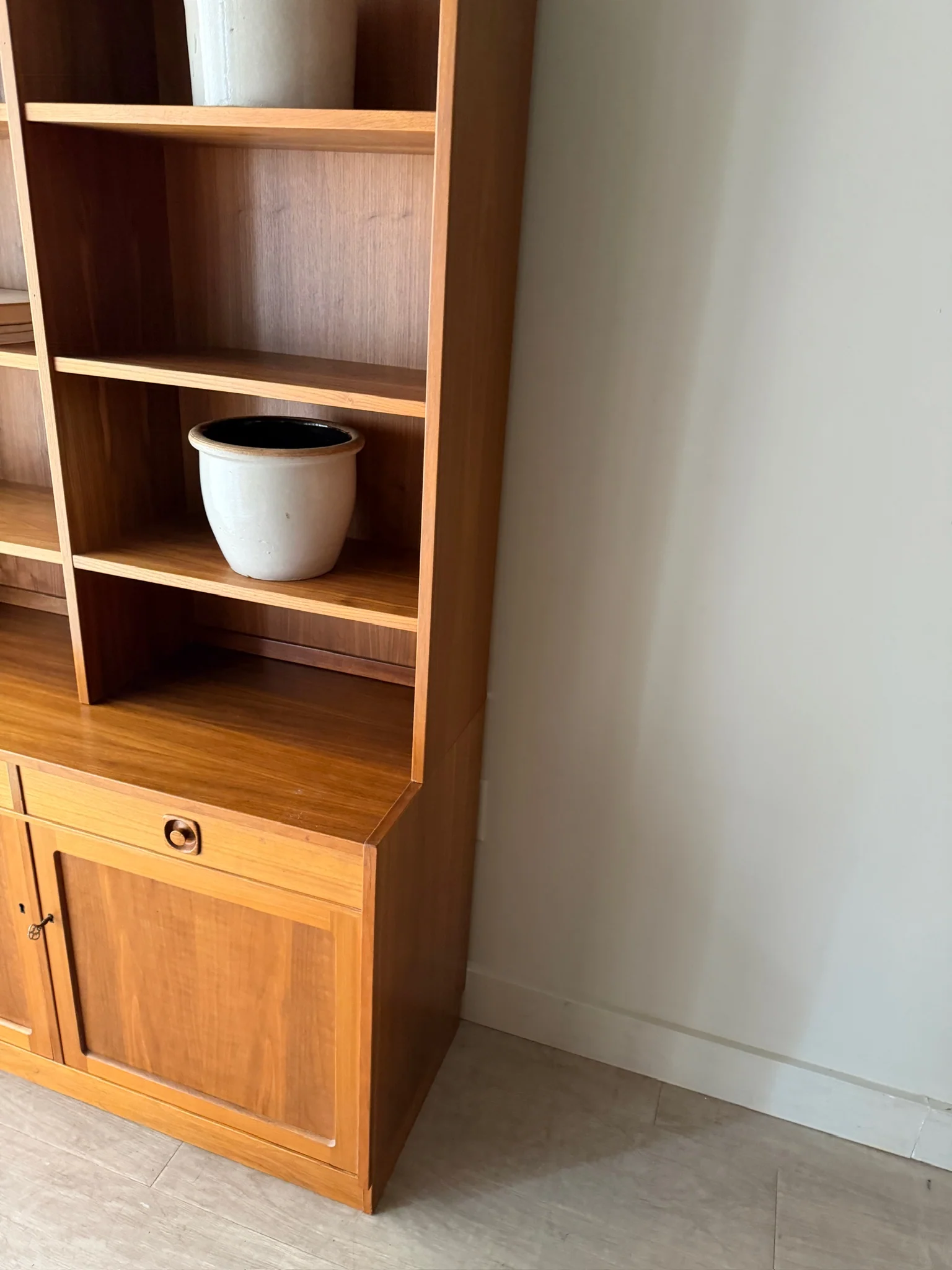 Swedish teak two piece hutch - Image 3