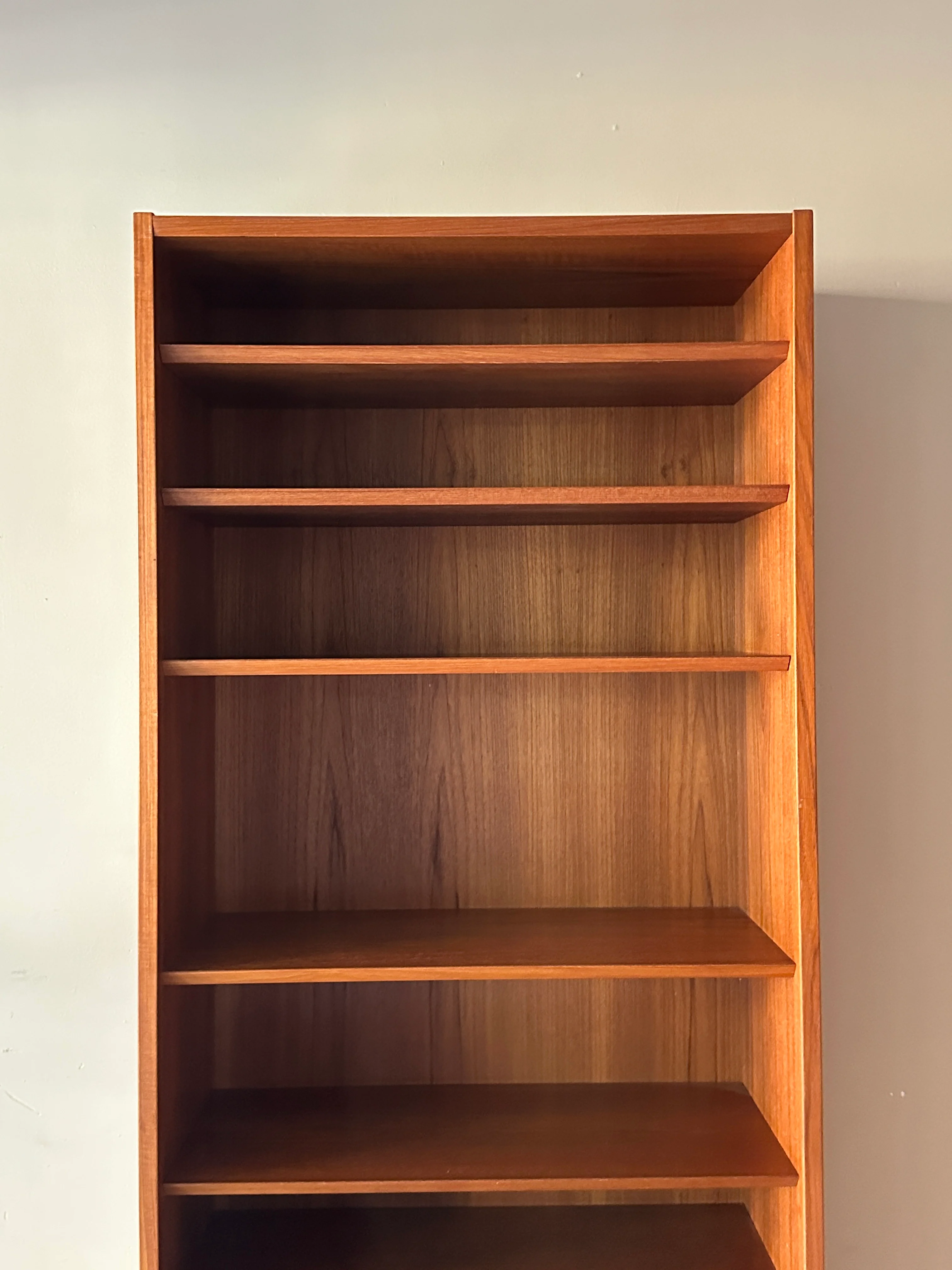Teak bookshelf - Image 4