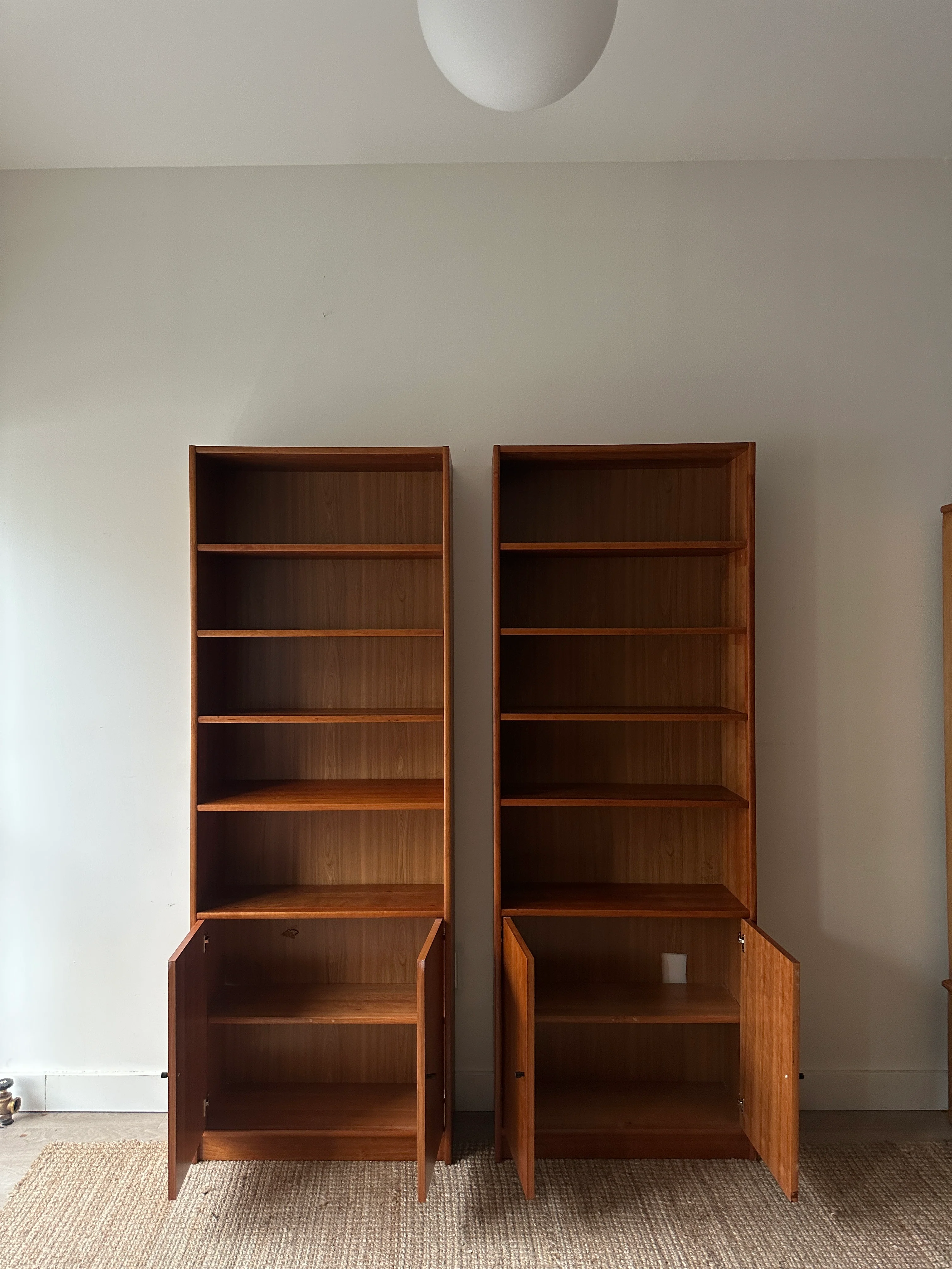 Cherry bookshelf left - Image 2
