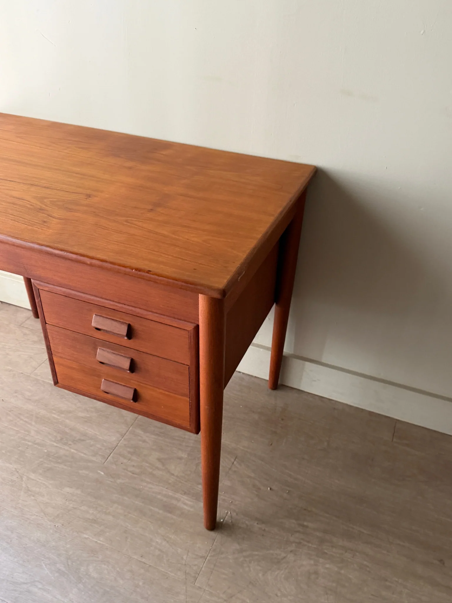 Teak desk - Image 3