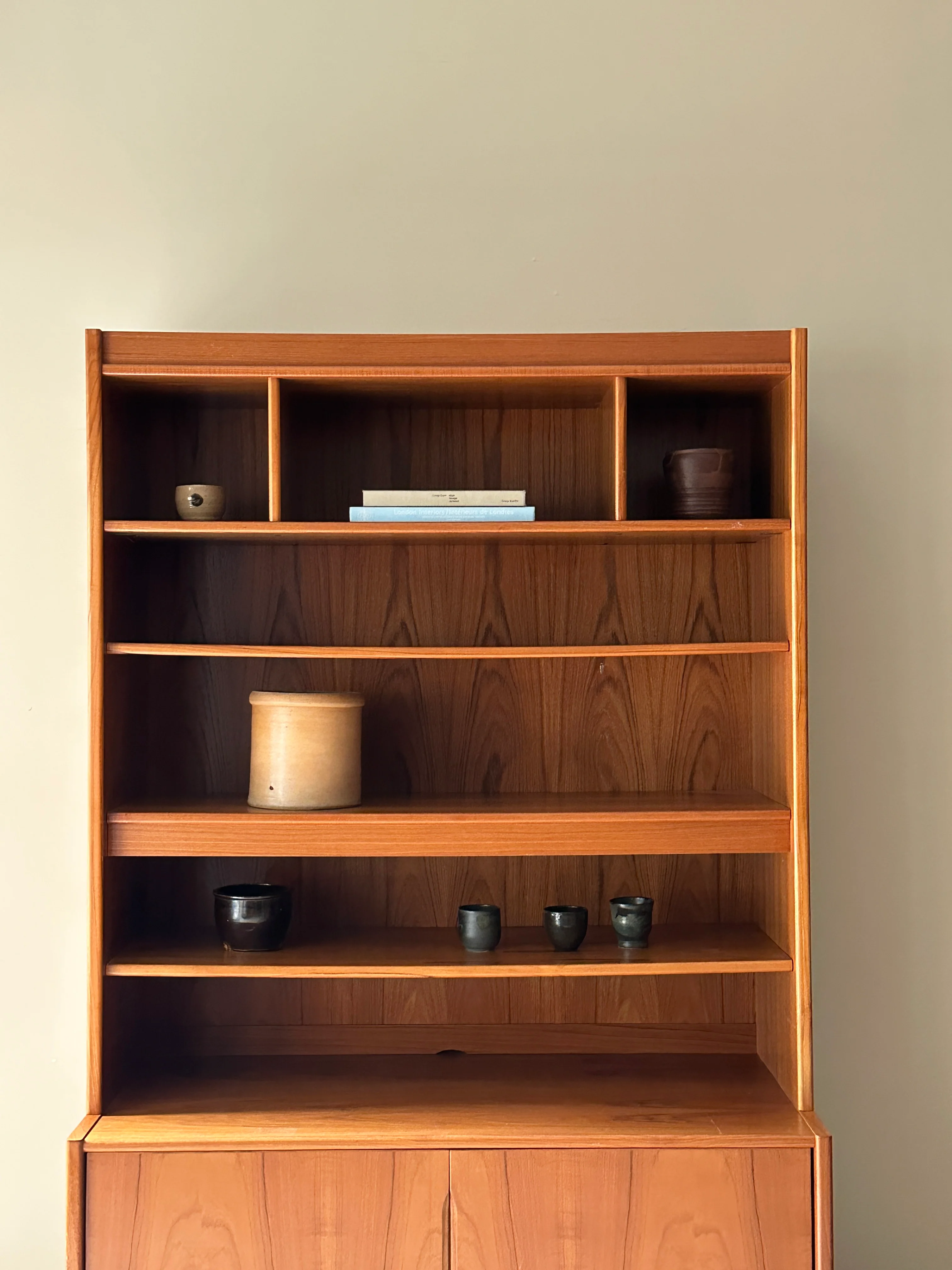 Teak two piece hutch - Image 6