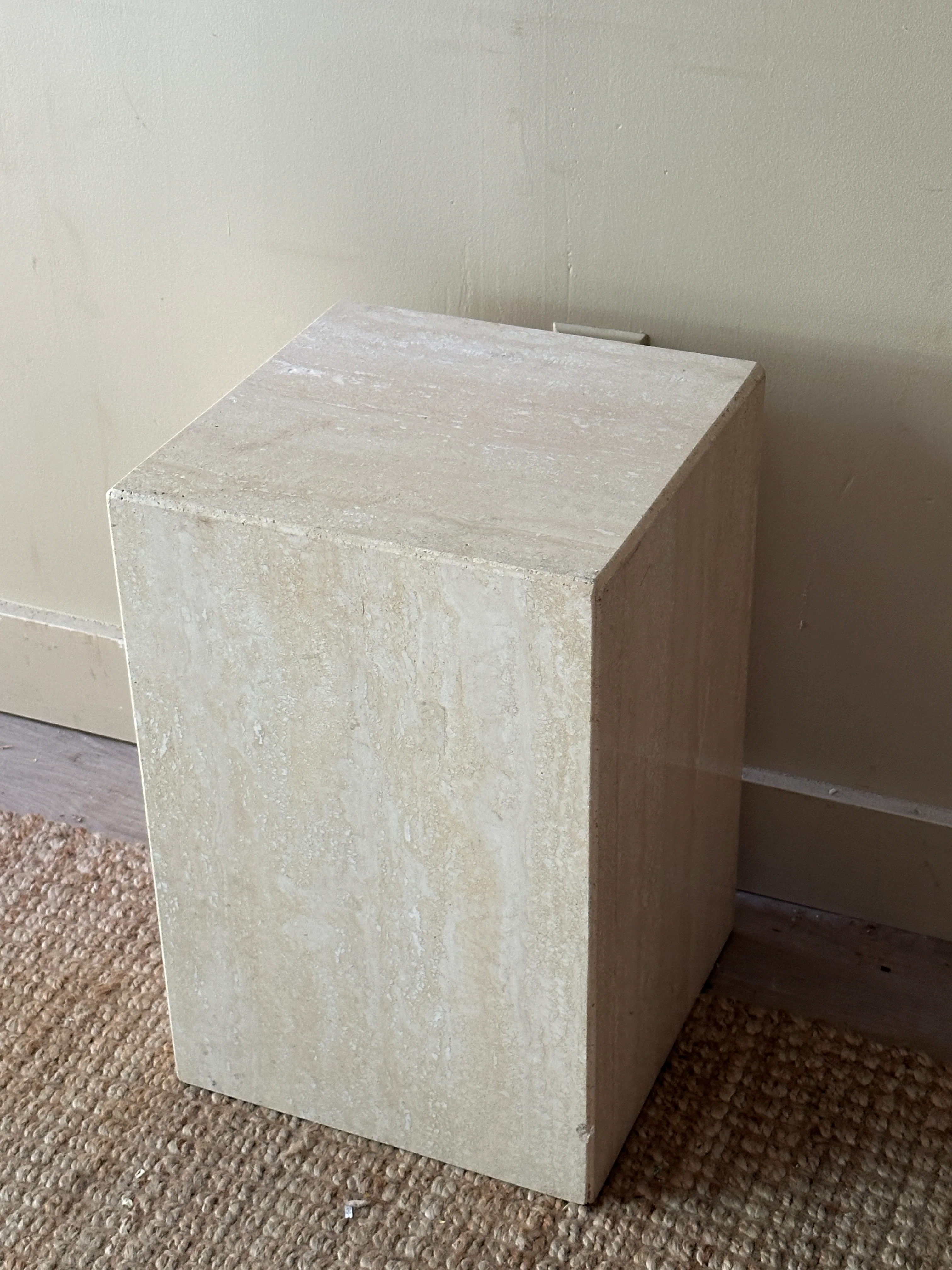 Travertine pedestal - Image 4