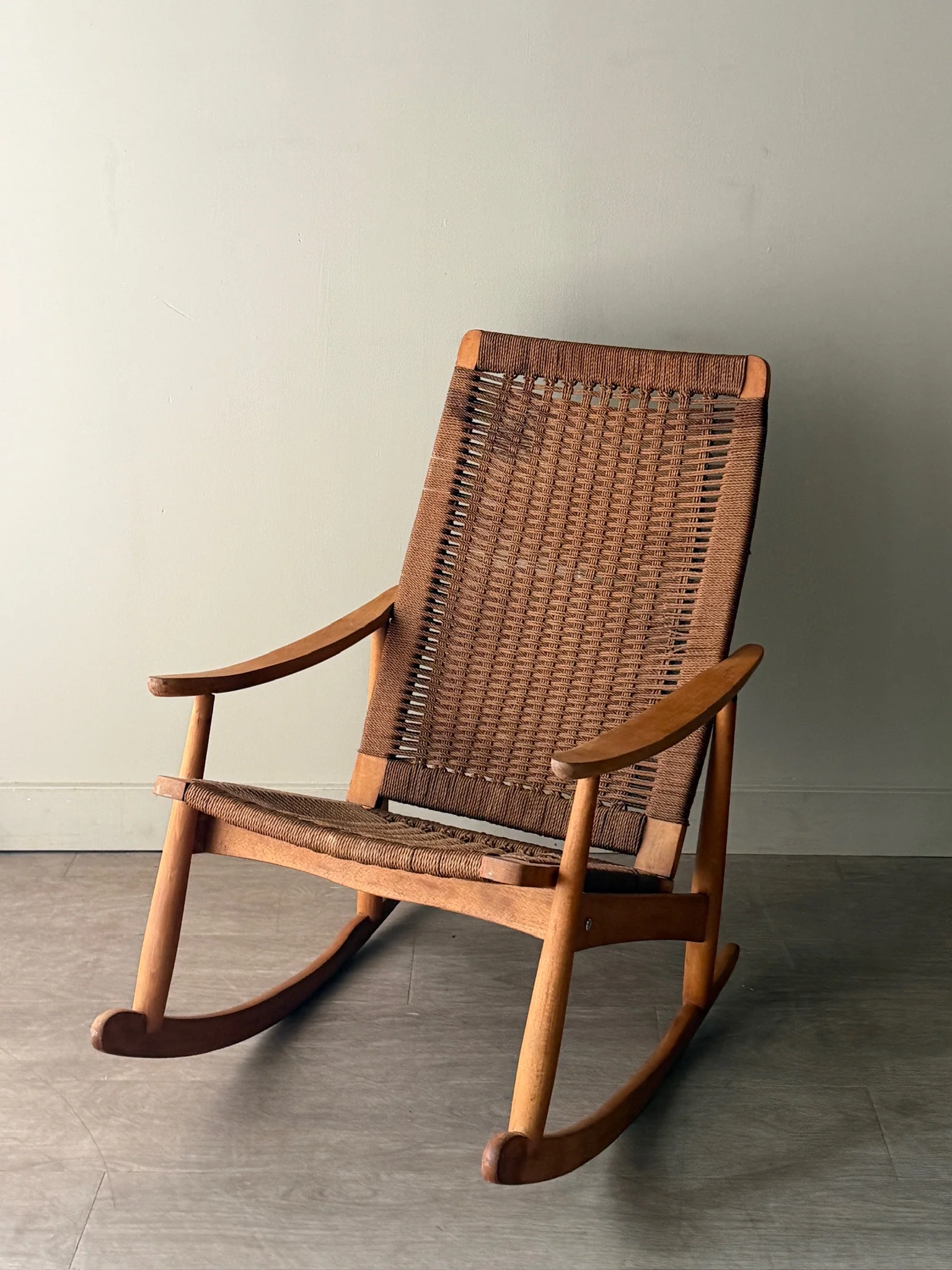 Twisted cord rocking chair