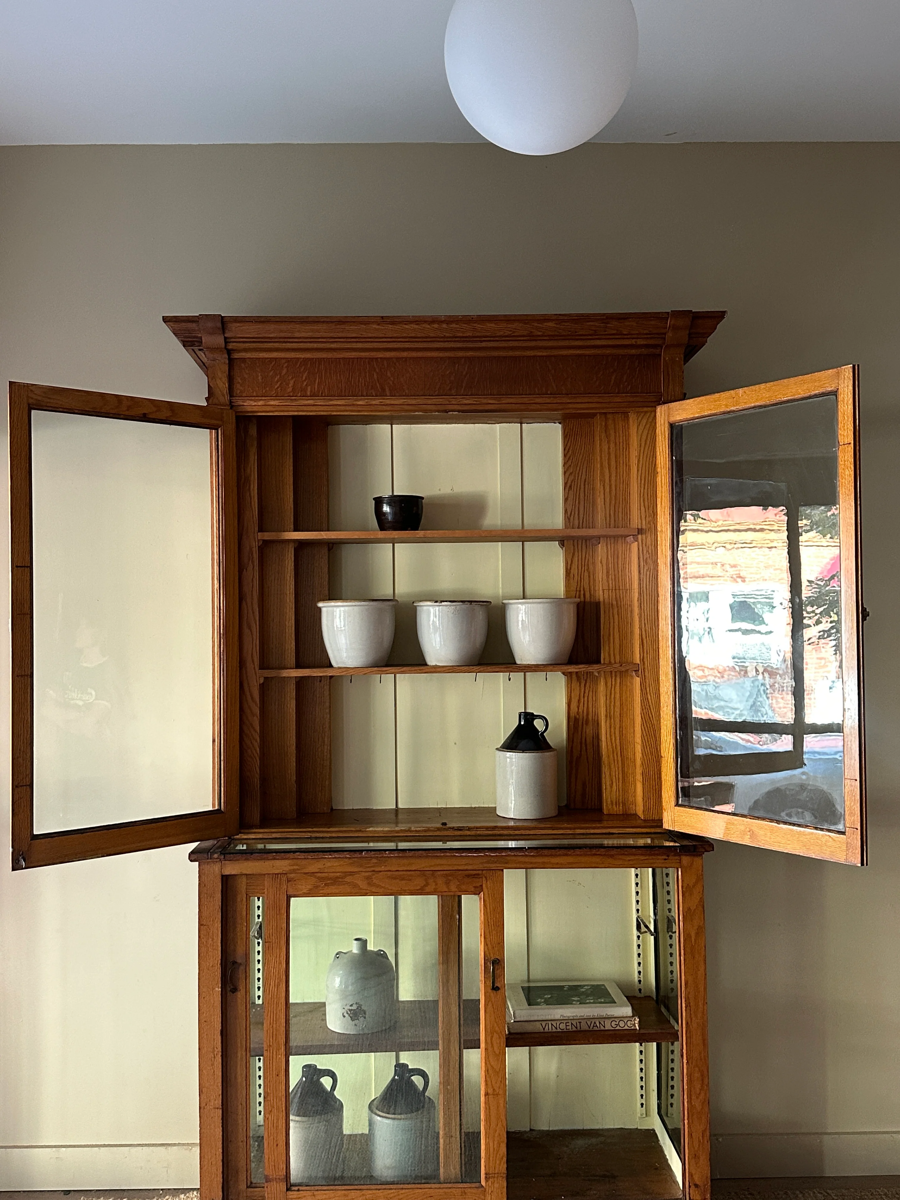 Two piece oak display case - Image 5