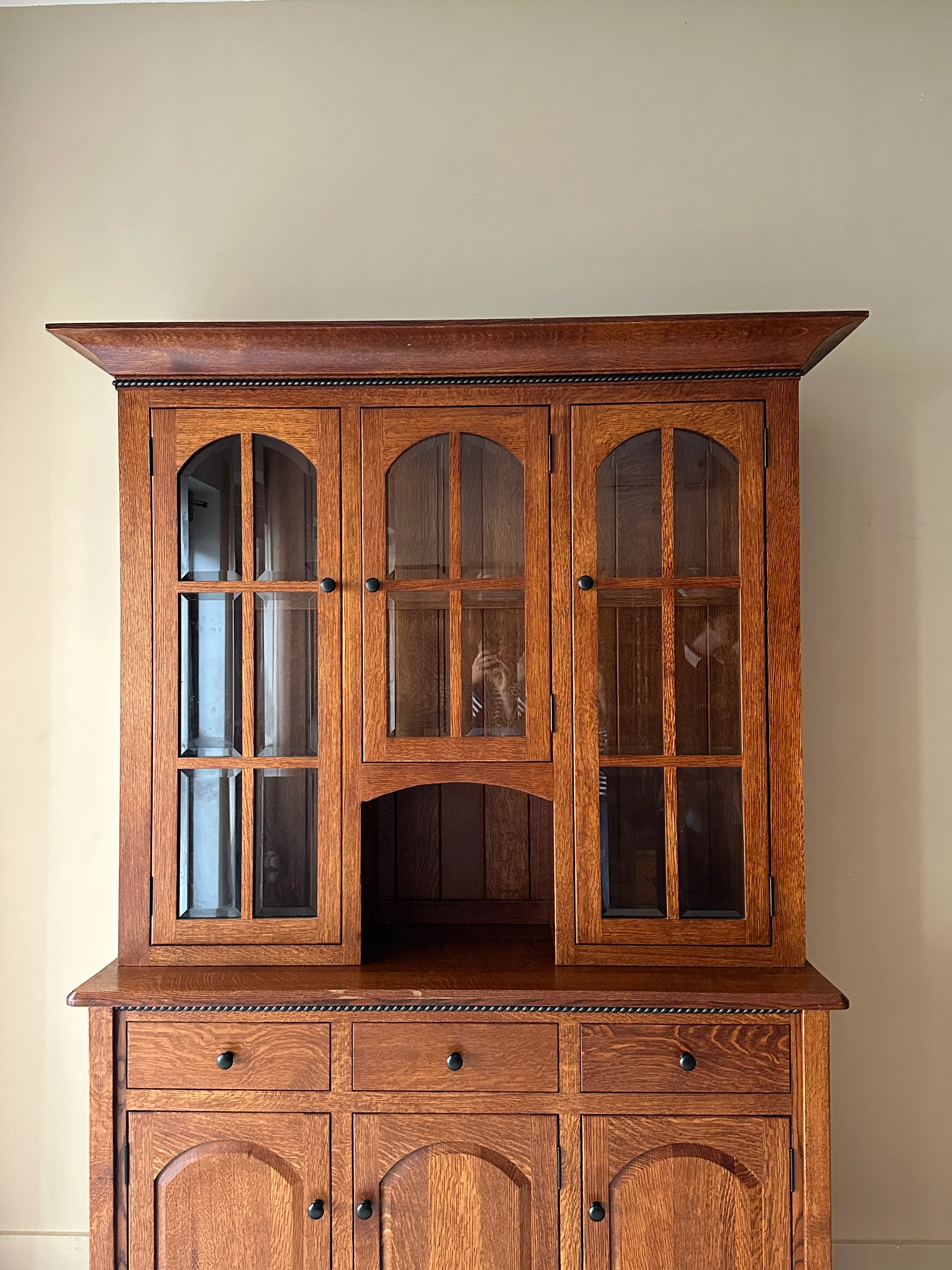 Two piece Mission oak hutch - Image 4