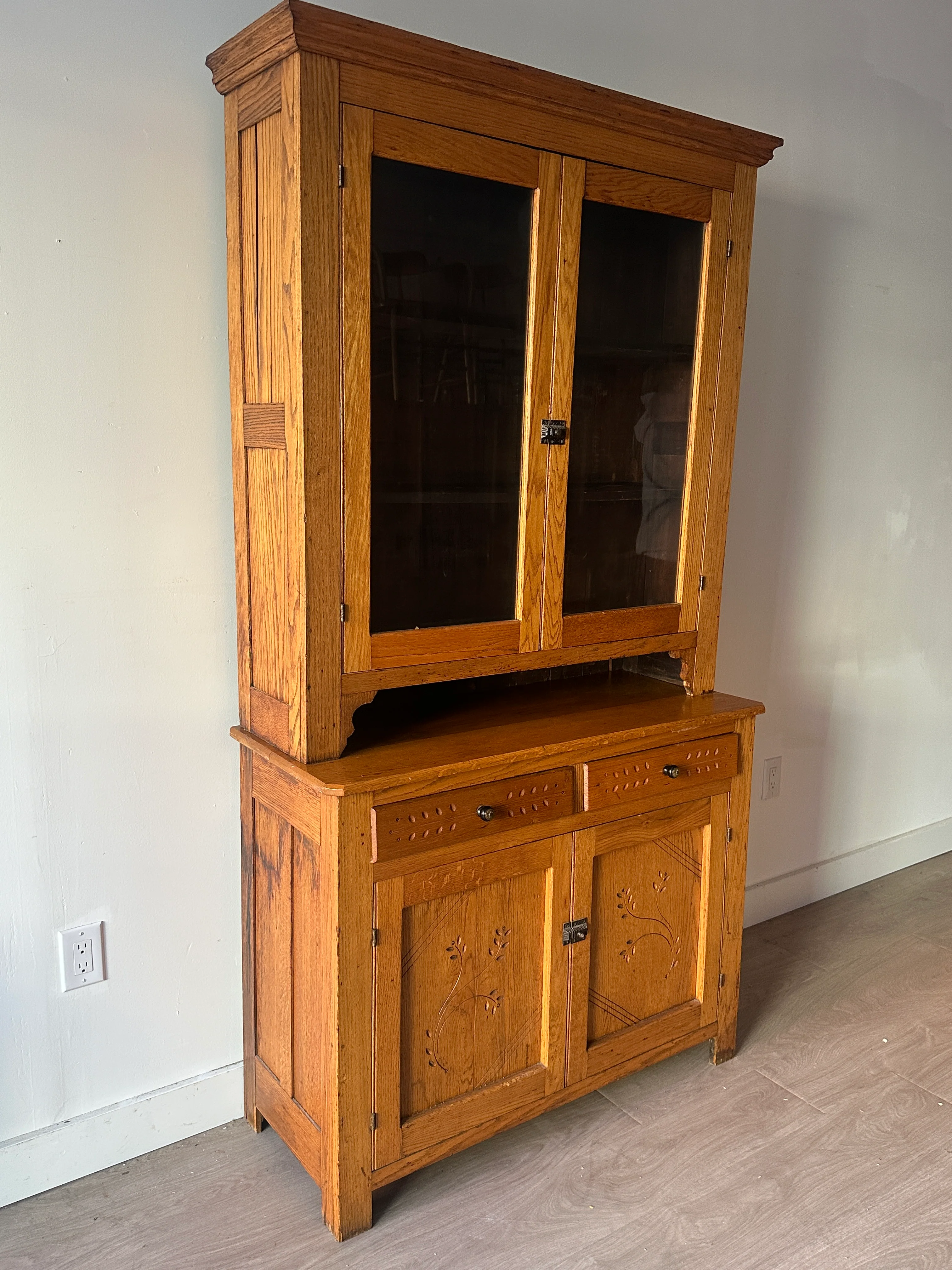 Two piece oak hutch - Image 2