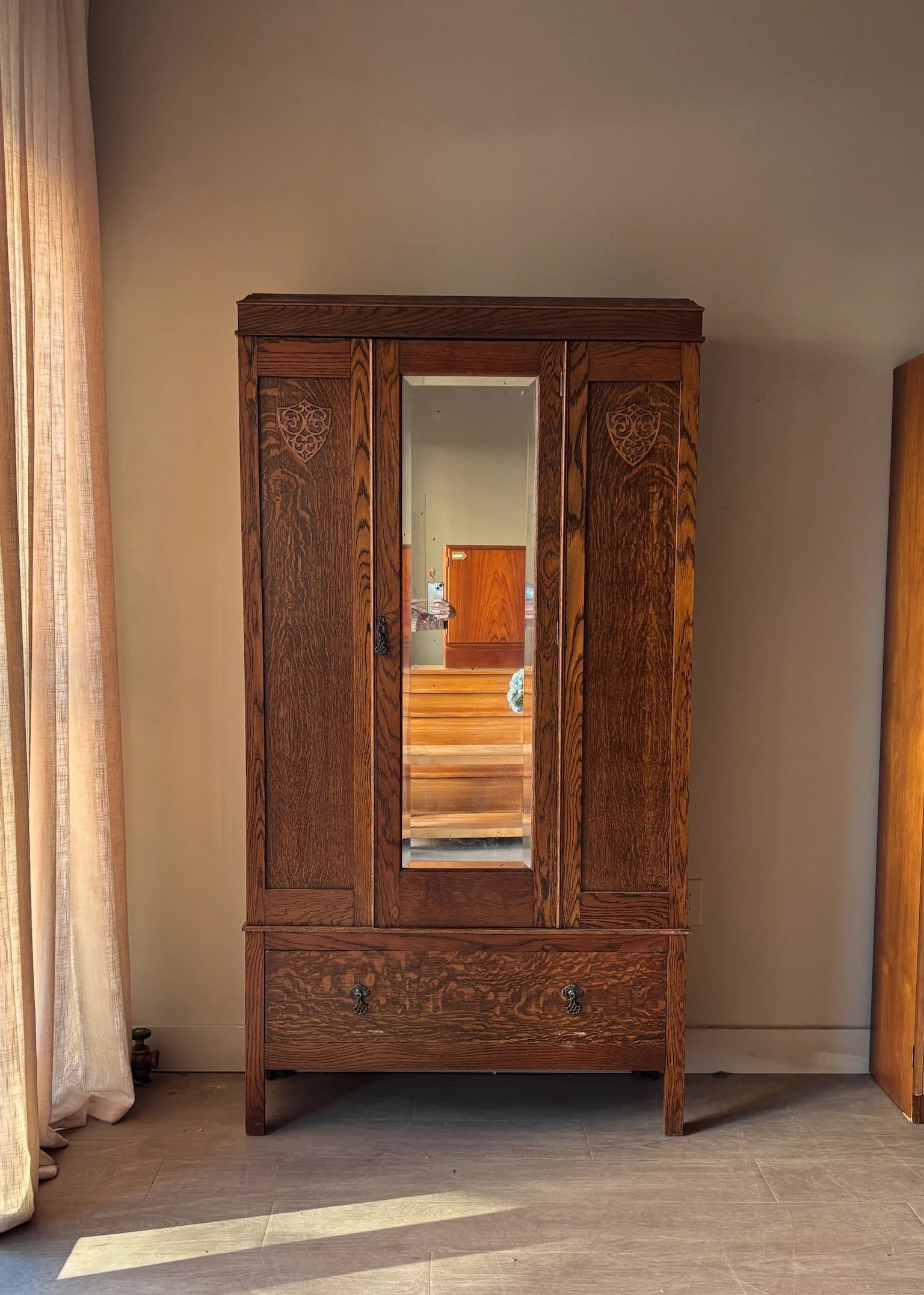 Oak armoire - Image 2