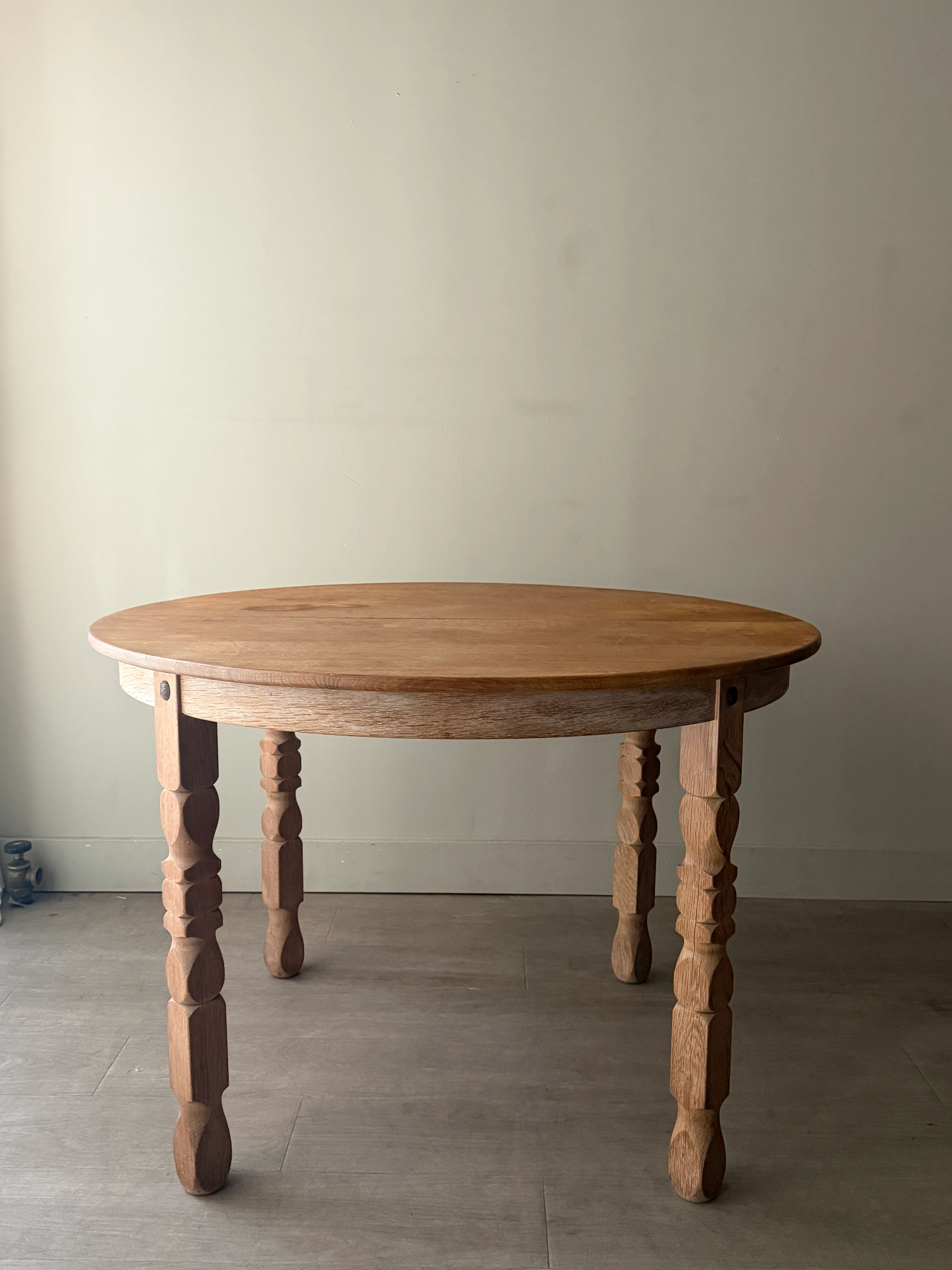 Logeskov Mobler Danish oak dining table with leaves