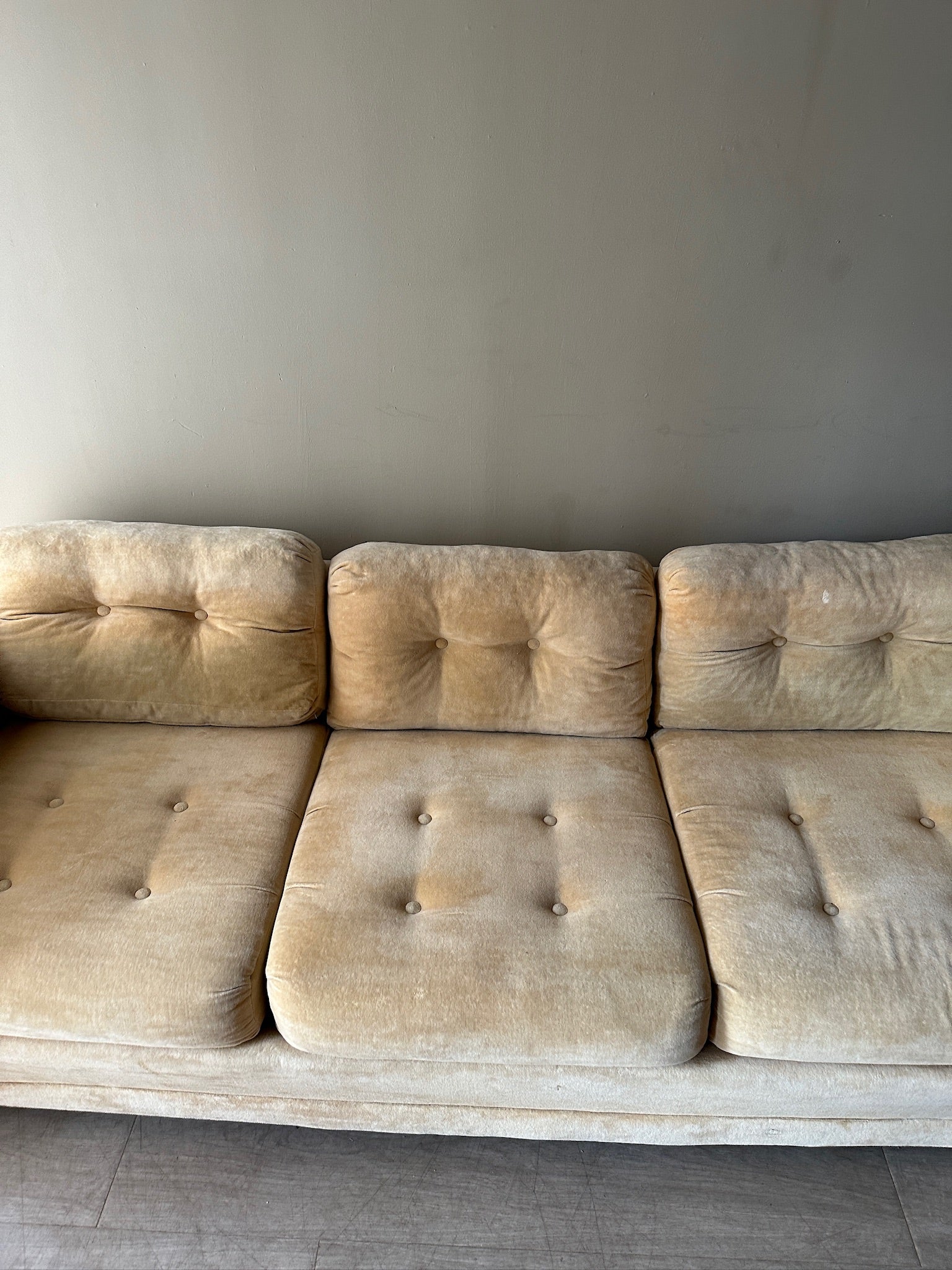 Velvet pale yellow couch - Image 6