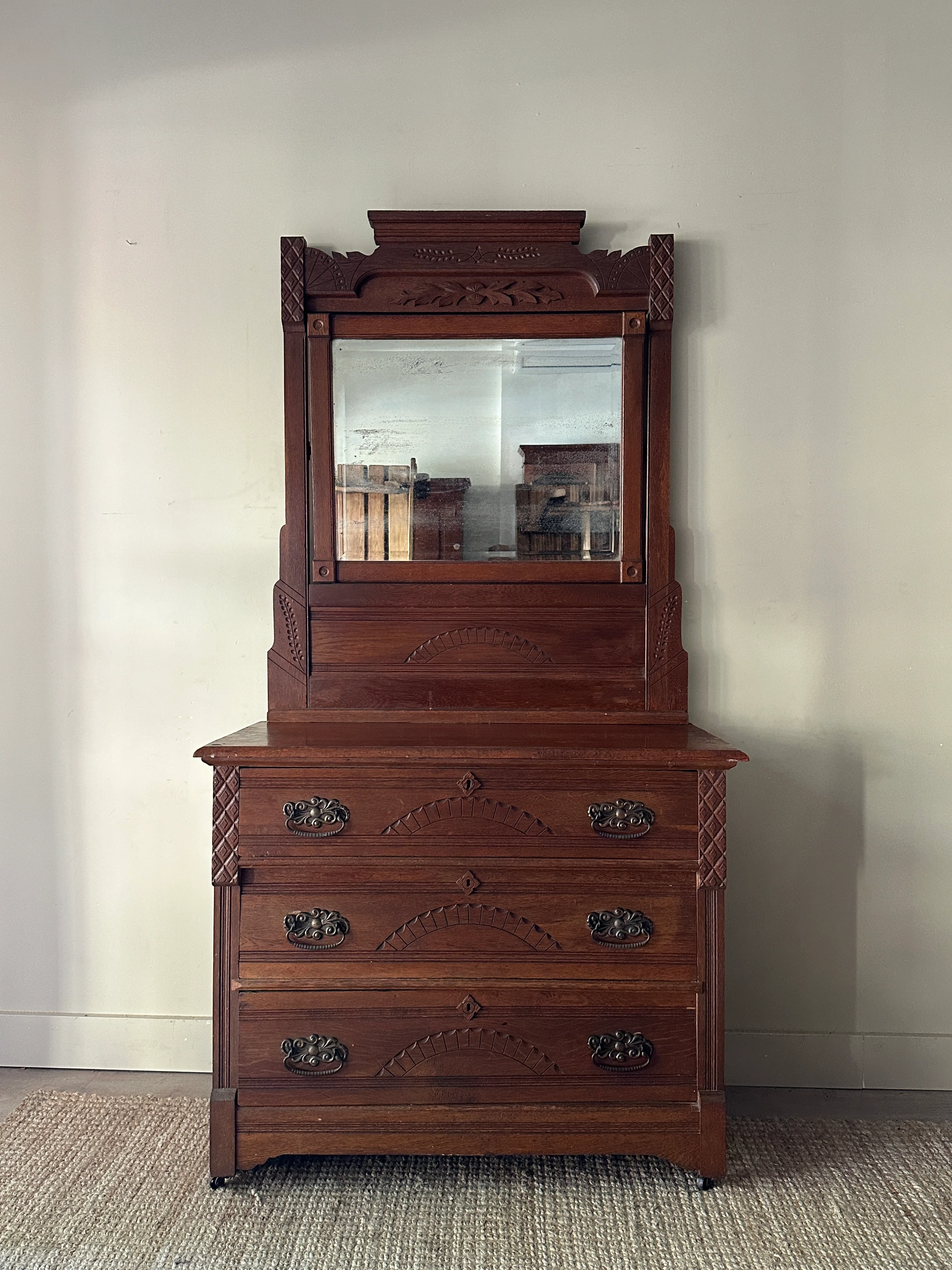 Victorian dresser w mirror