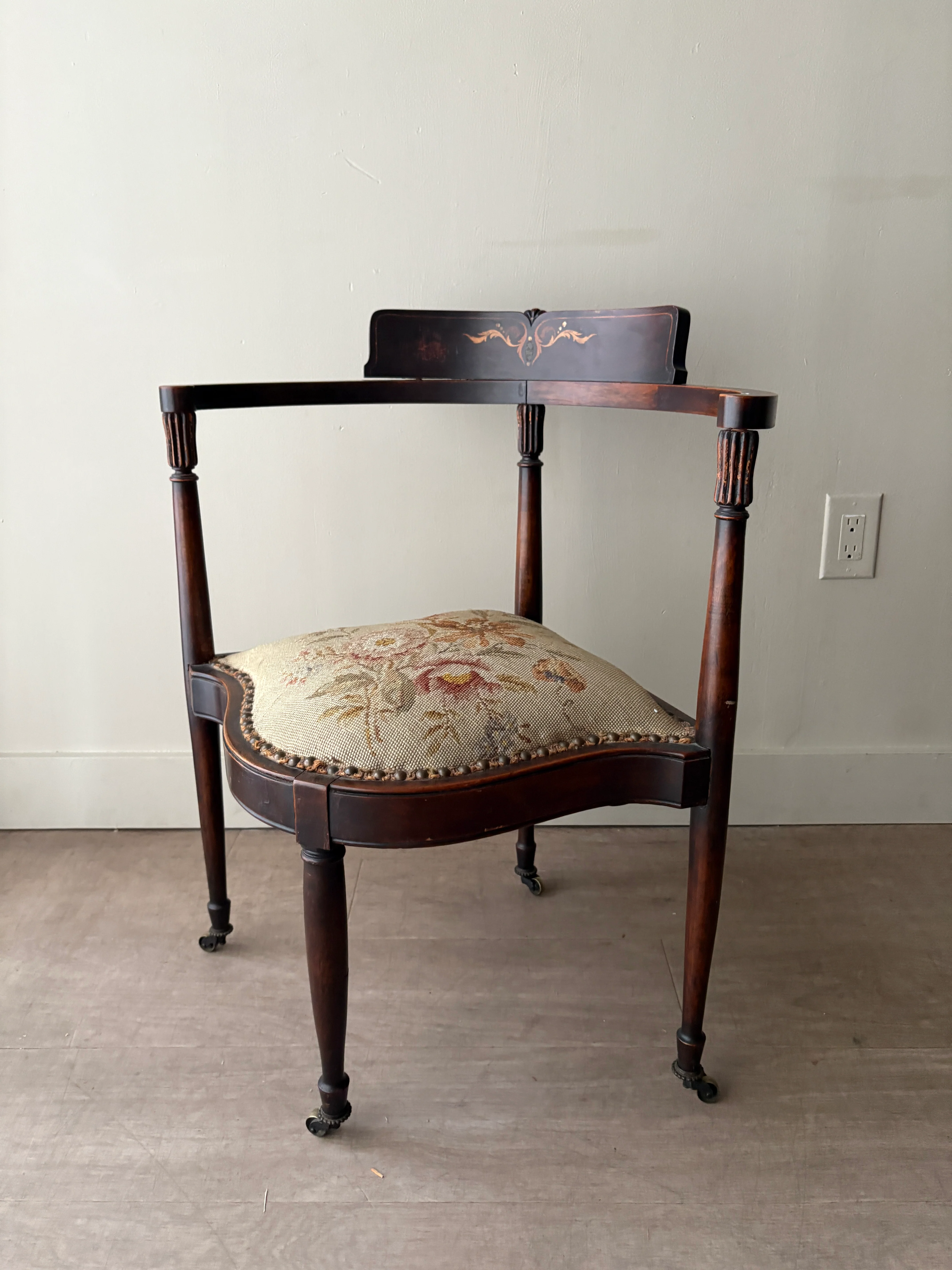 Victorian inlaid mahogany corner chair