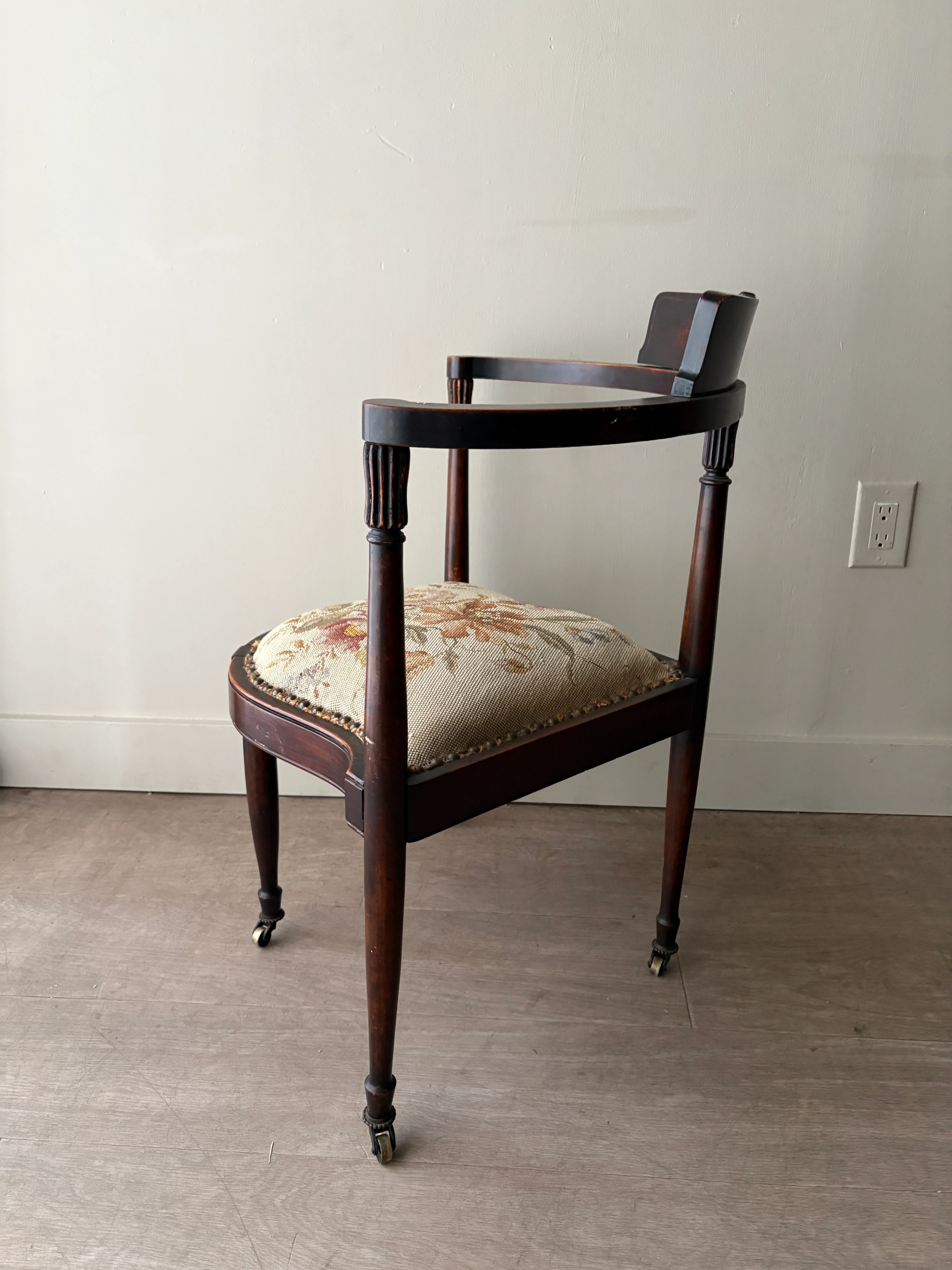 Victorian inlaid mahogany corner chair - Image 3