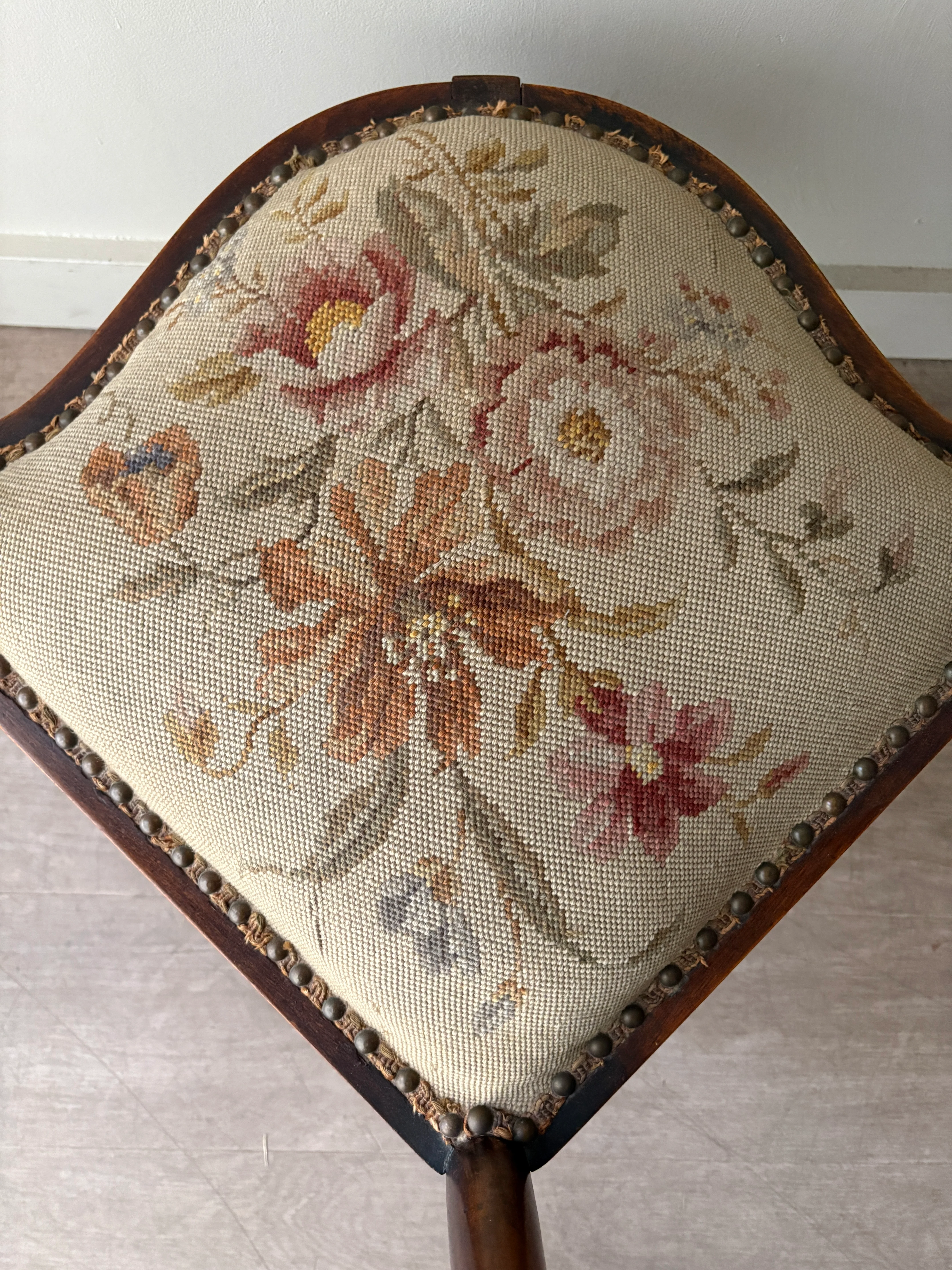 Victorian inlaid mahogany corner chair - Image 6