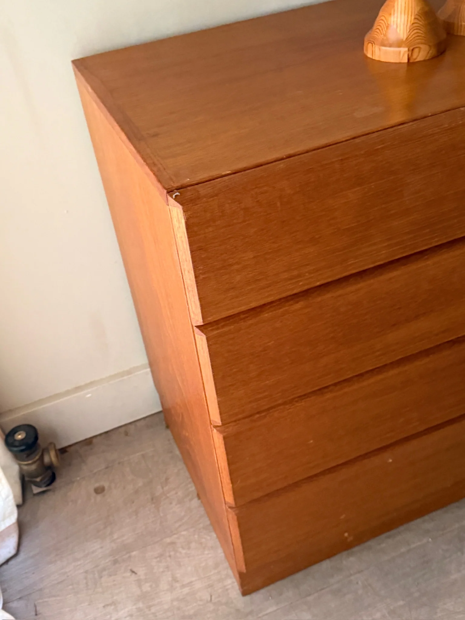 Vitre Danish teak dresser - Image 2
