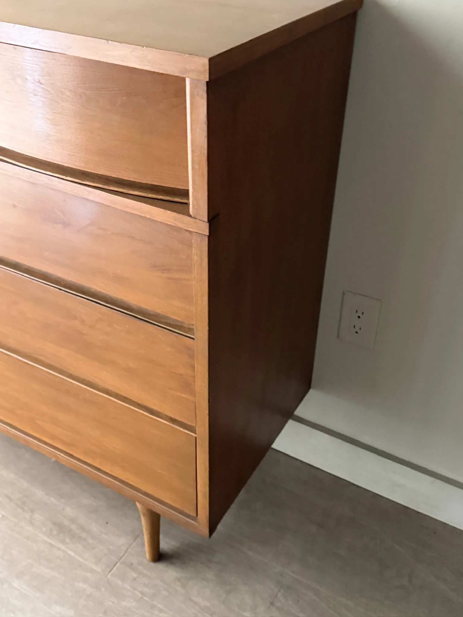 Walnut 5 drawer dresser - Image 4