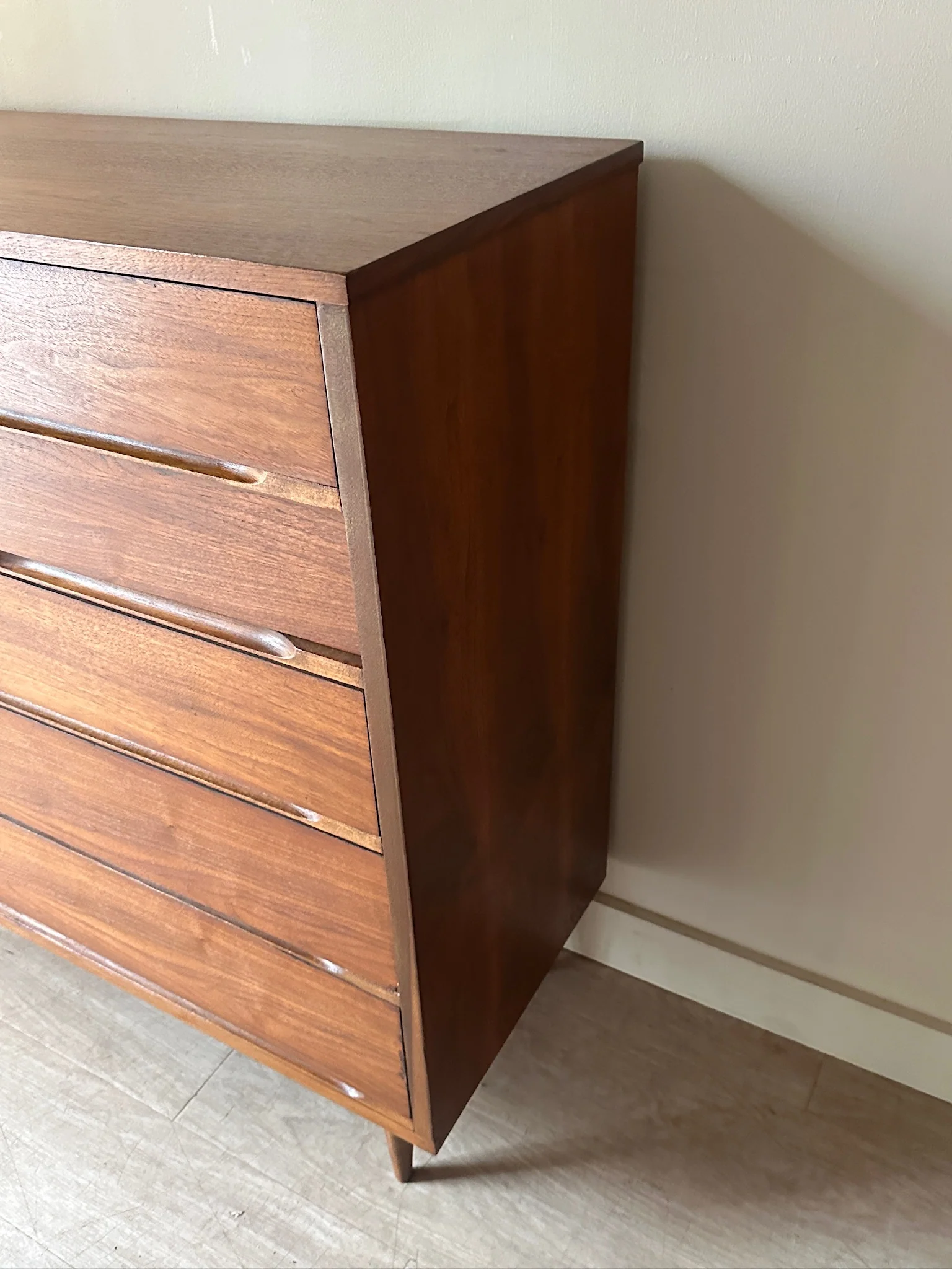 Walnut 5 drawer dresser - Image 4