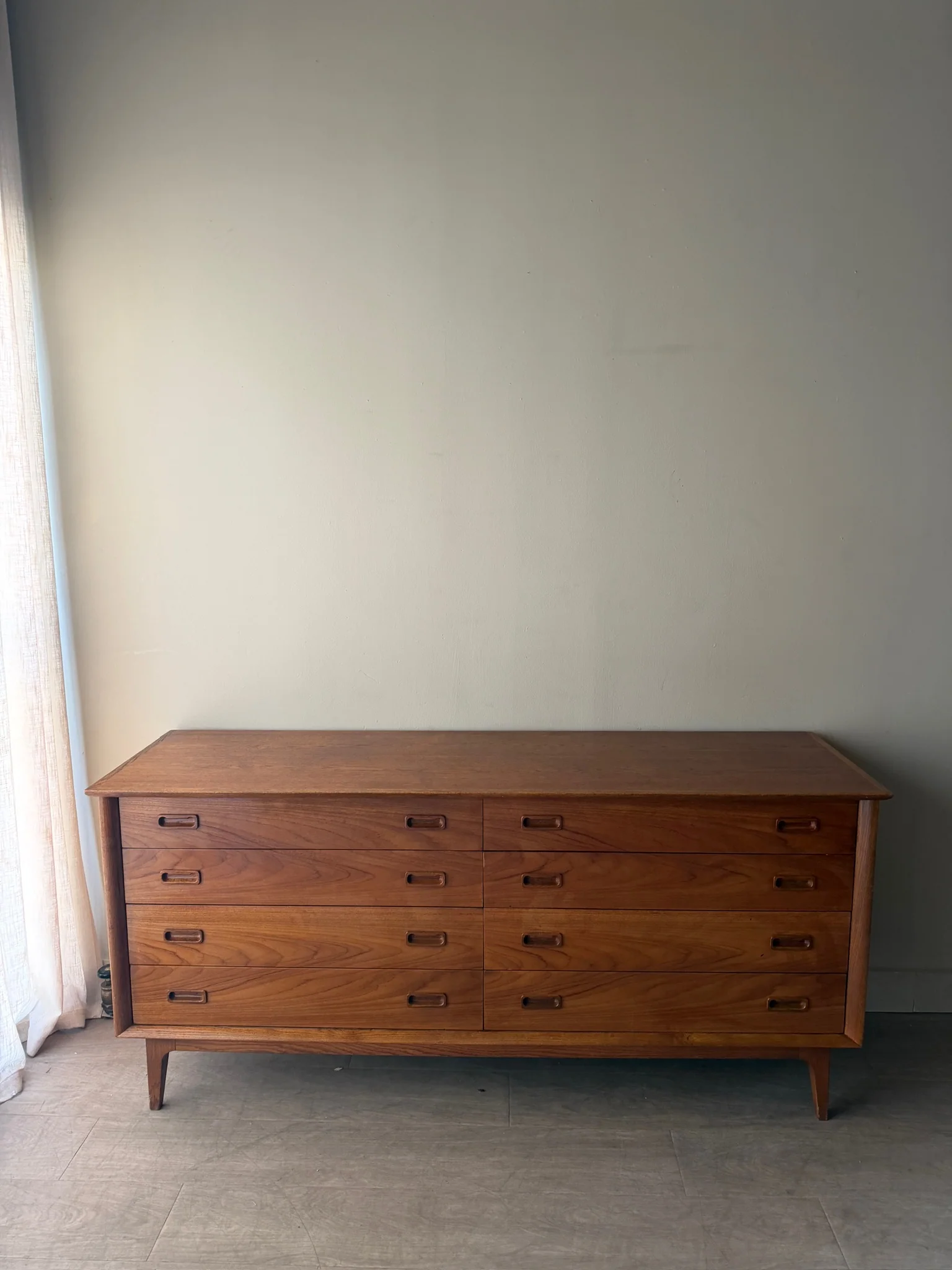 Walnut 8 drawer dresser - Image 2