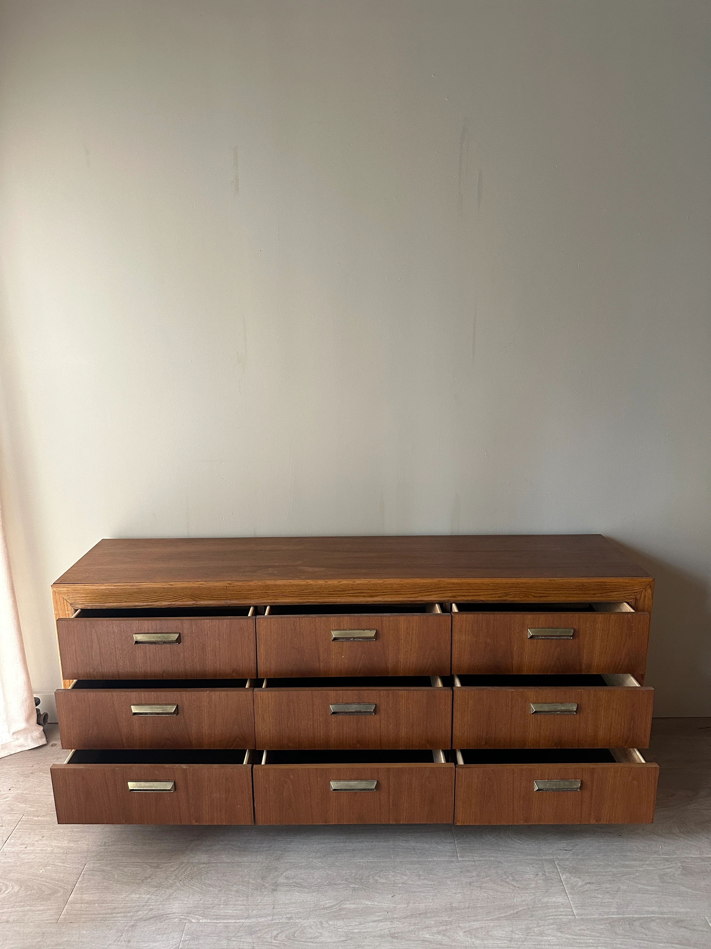 Walnut 9 drawer dresser - Image 5