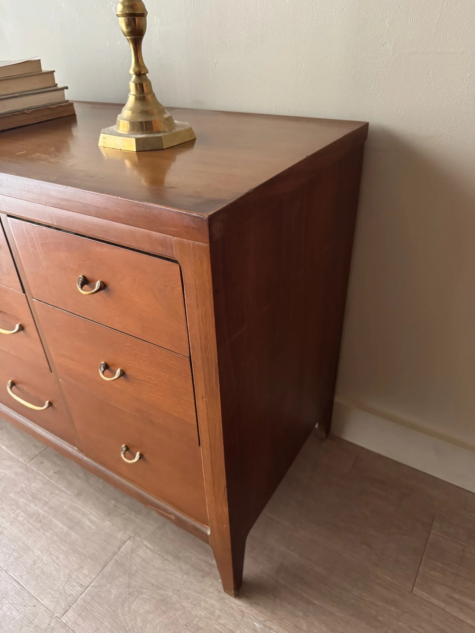 Walnut and brass dresser - Image 3