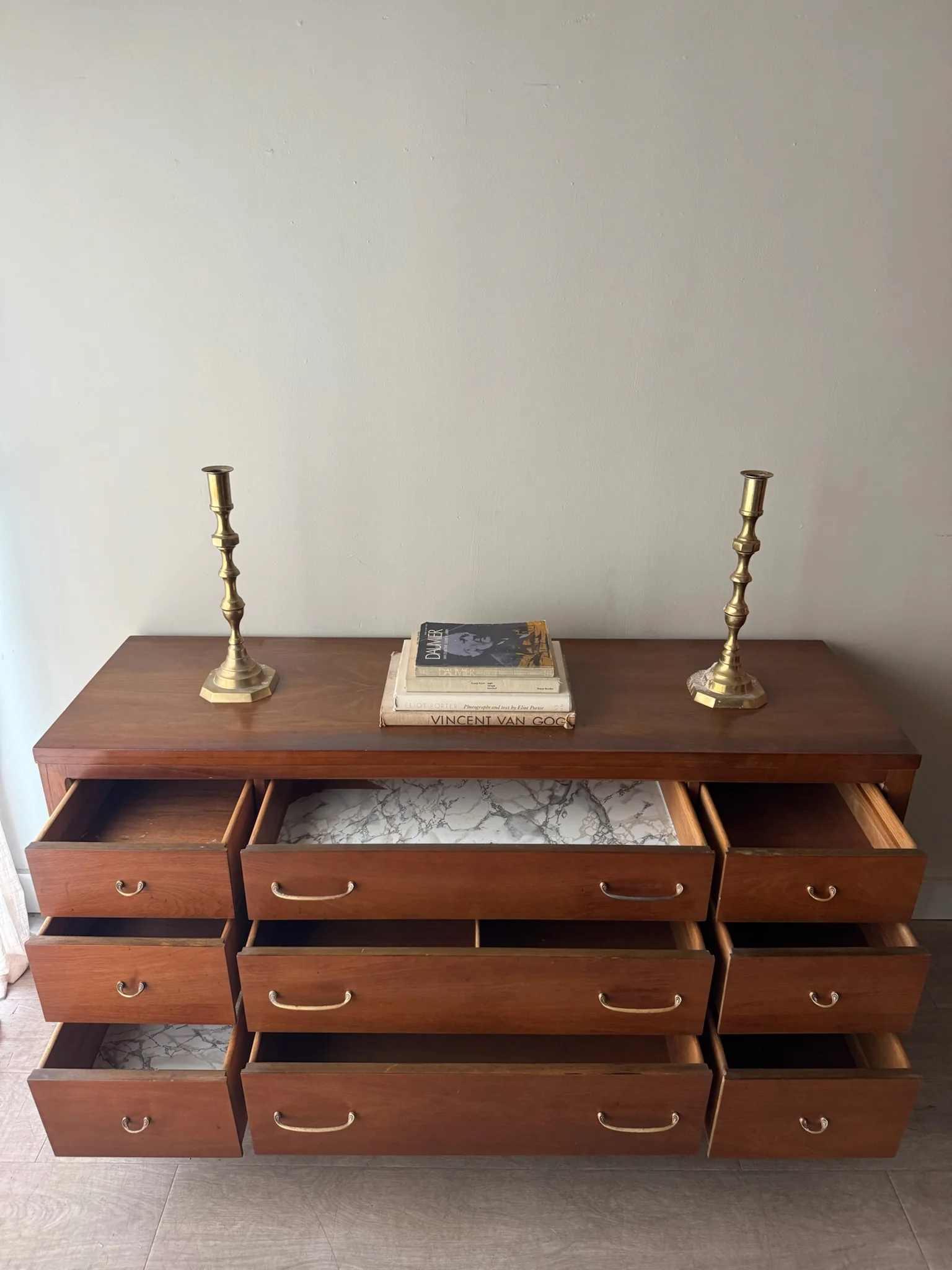 Walnut and brass dresser - Image 4