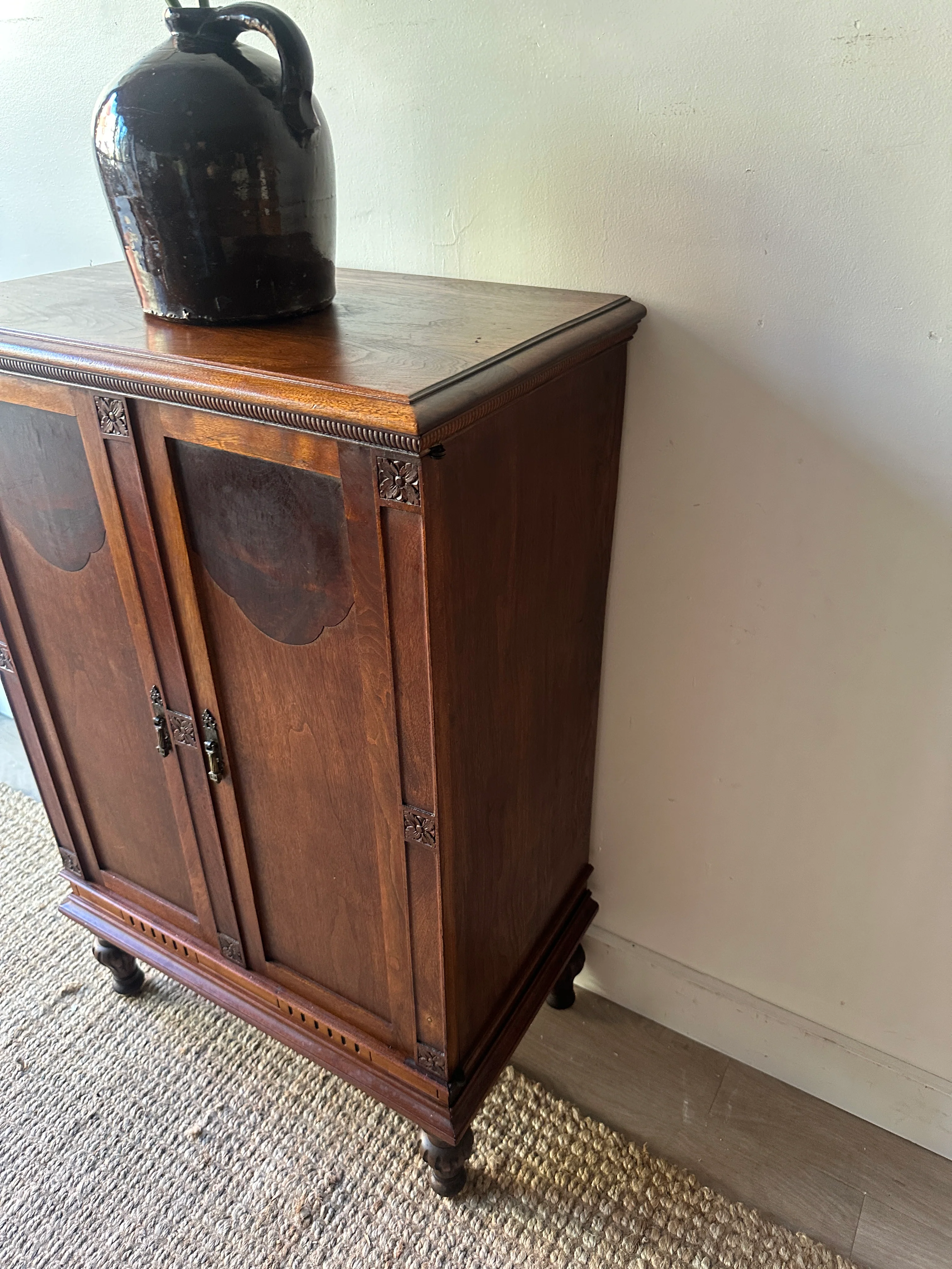 Walnut bar - Image 3