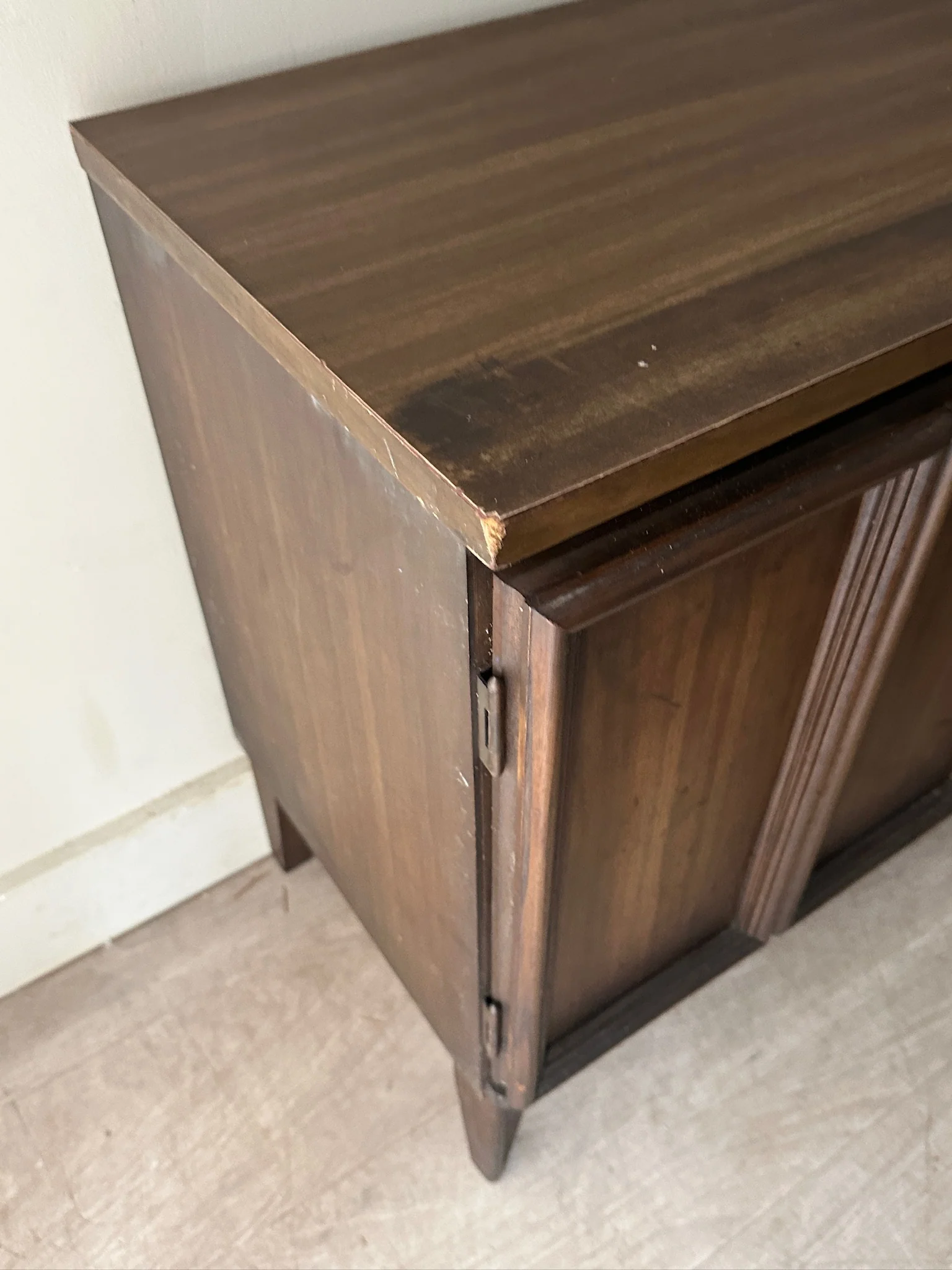 Walnut console cabinet - Image 2