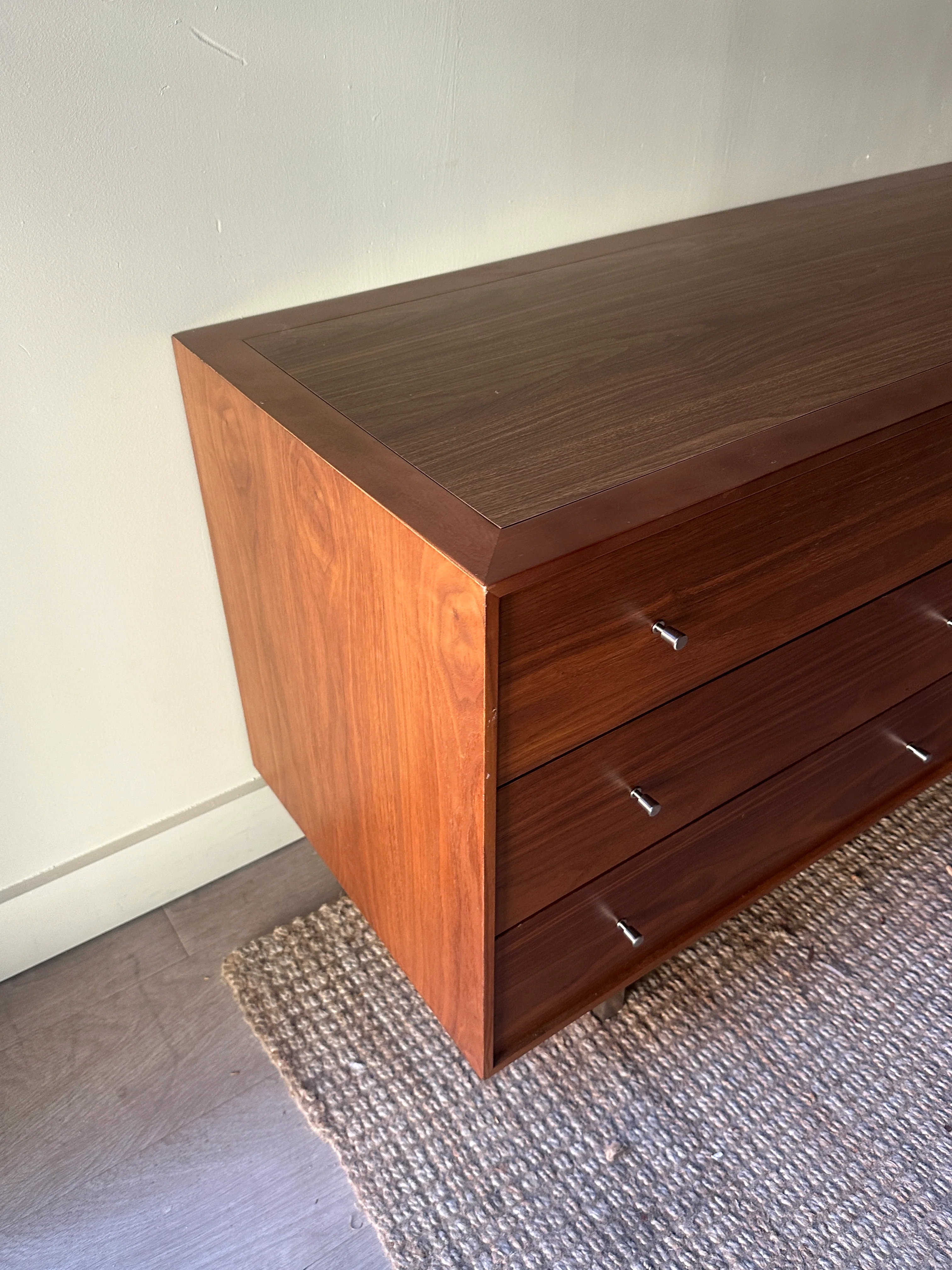 Walnut credenza with chrome knobs - Image 3