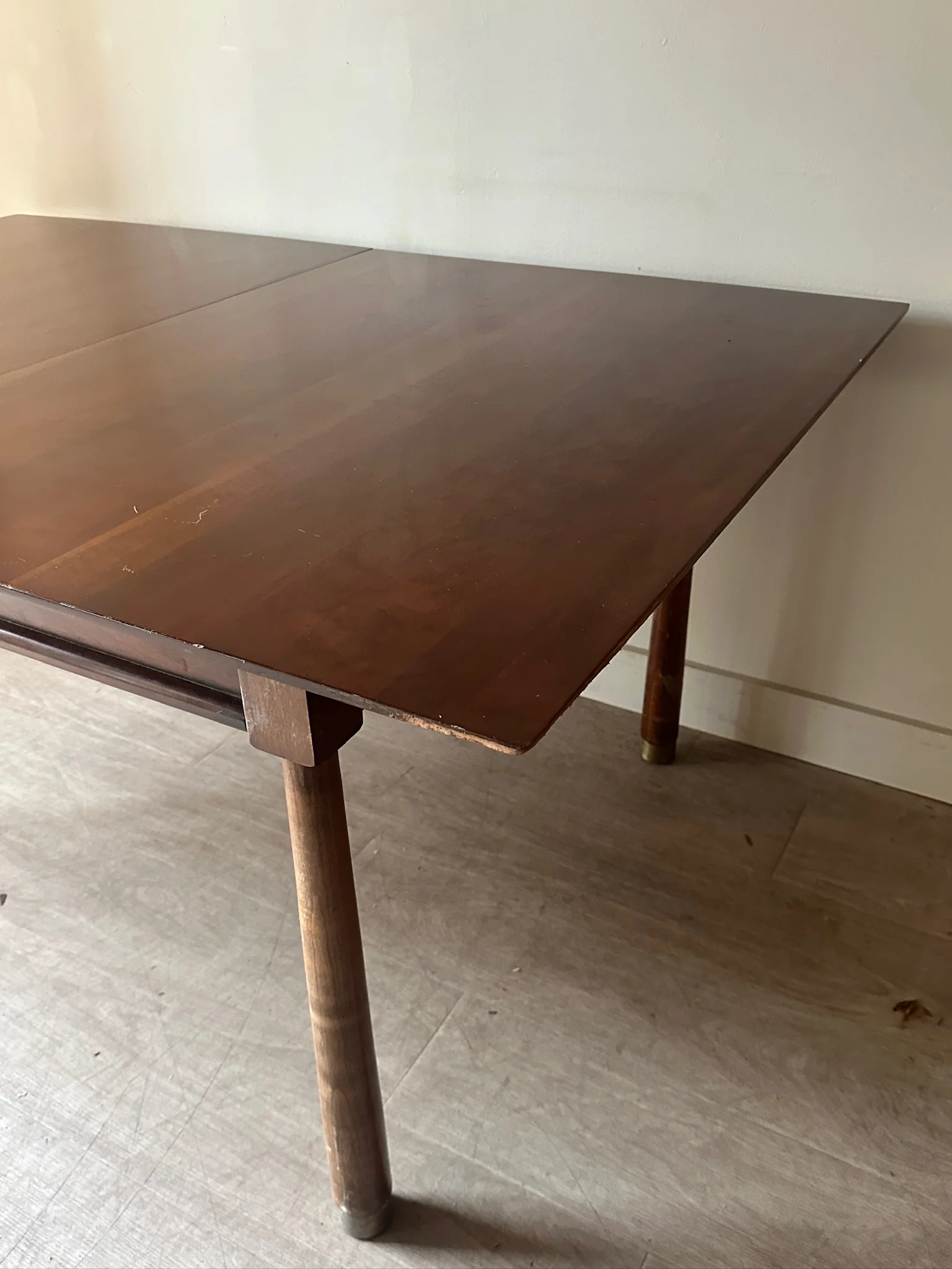 Walnut dining table - Image 3