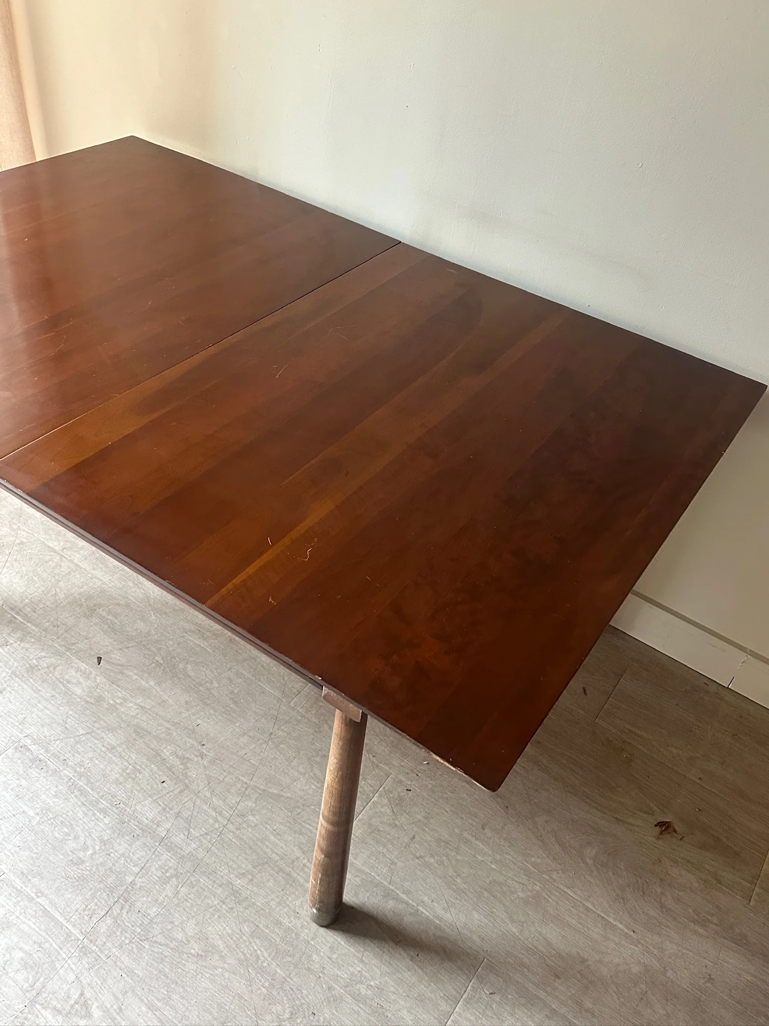 Walnut dining table - Image 4
