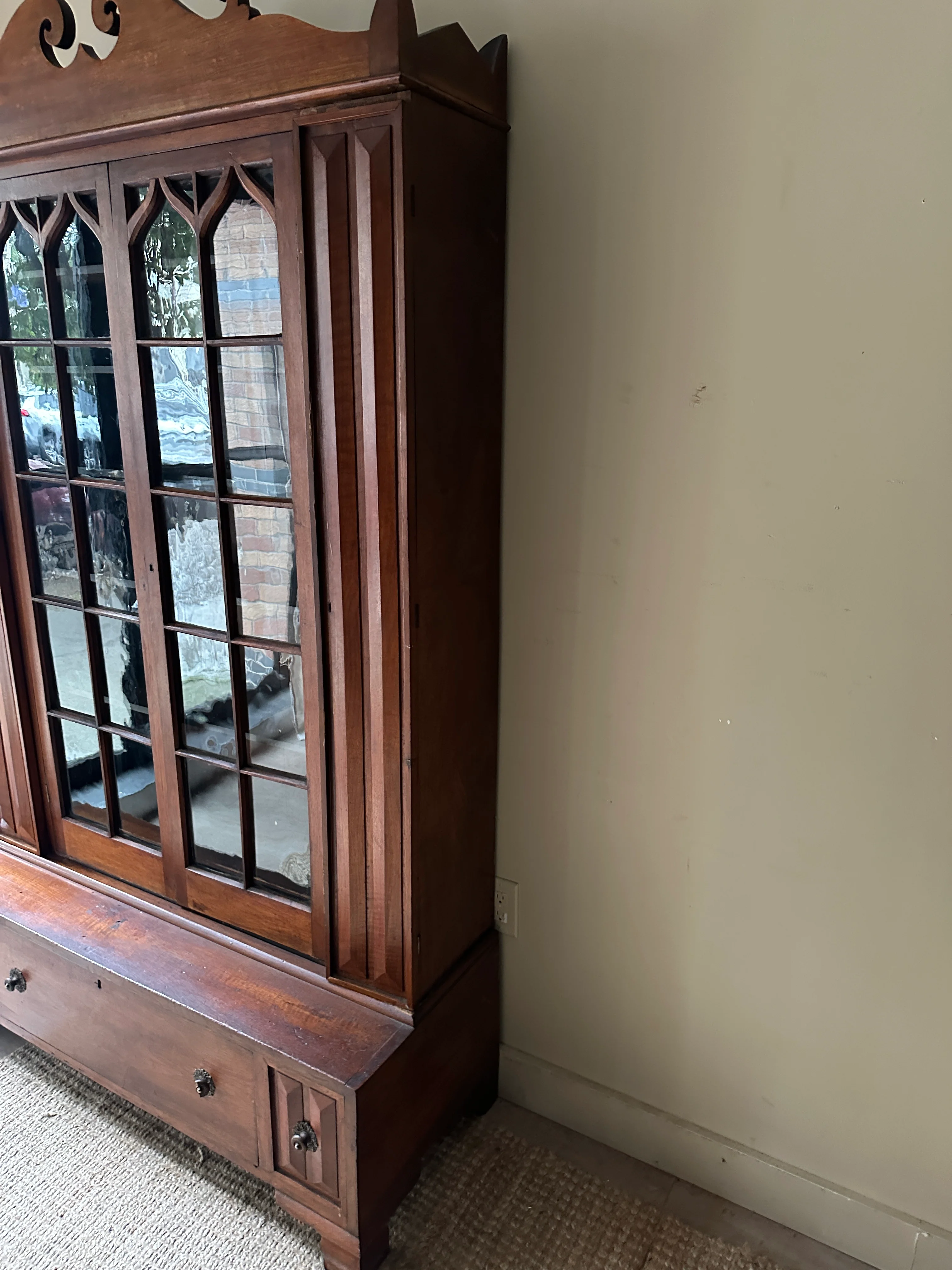 Walnut display case - Image 3