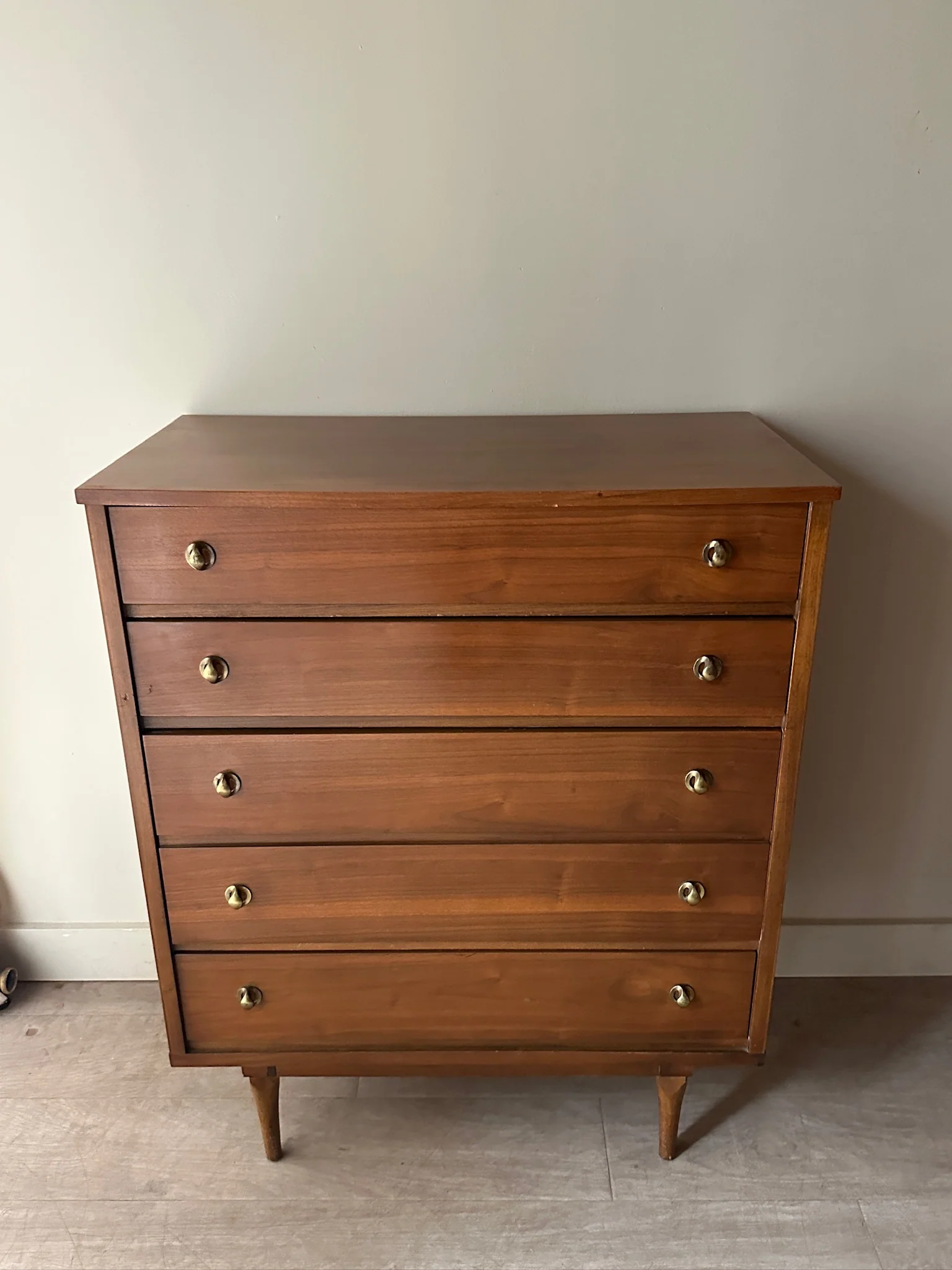 Walnut dresser with brass handles - Image 2