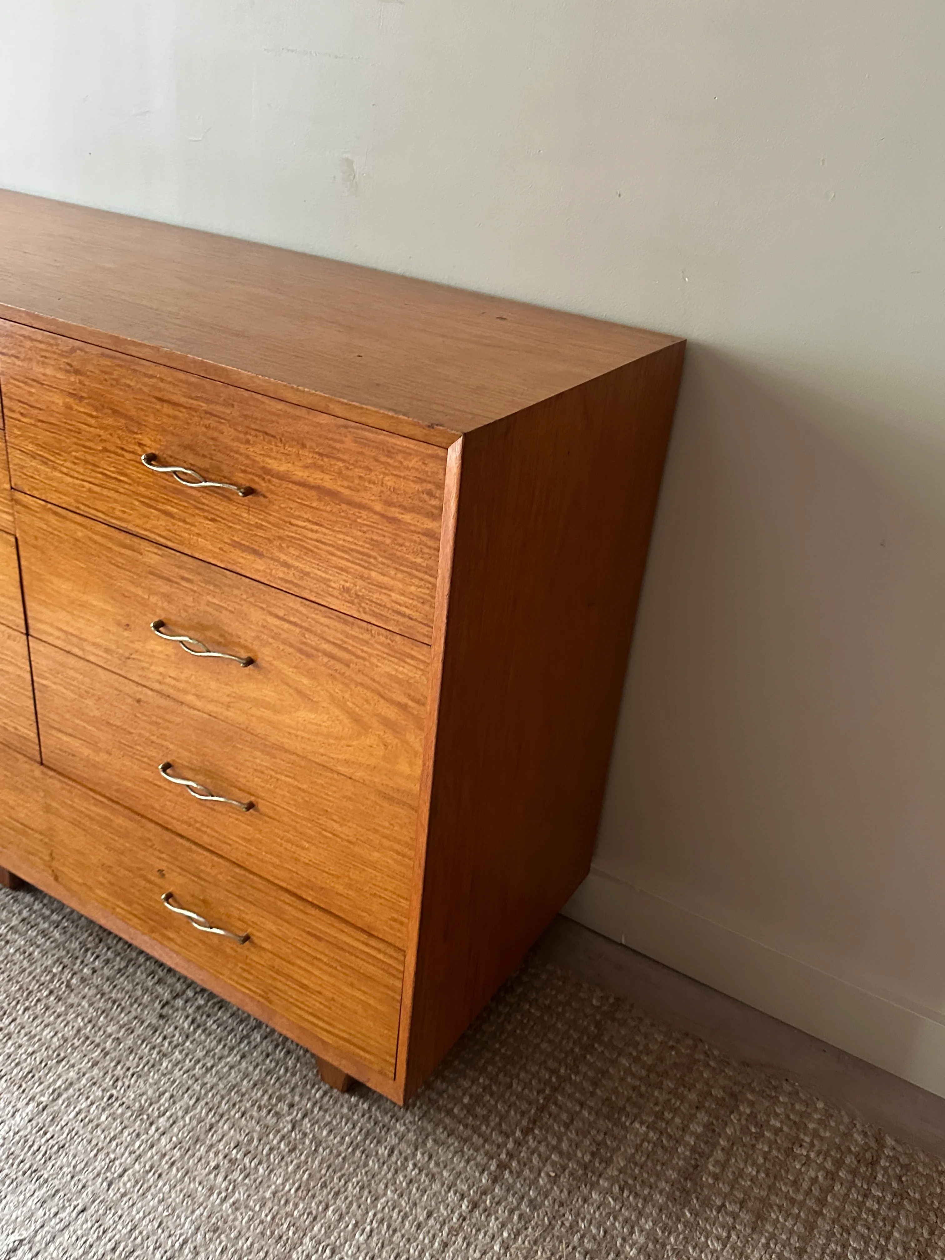 Walnut dresser with brass handles - Image 4