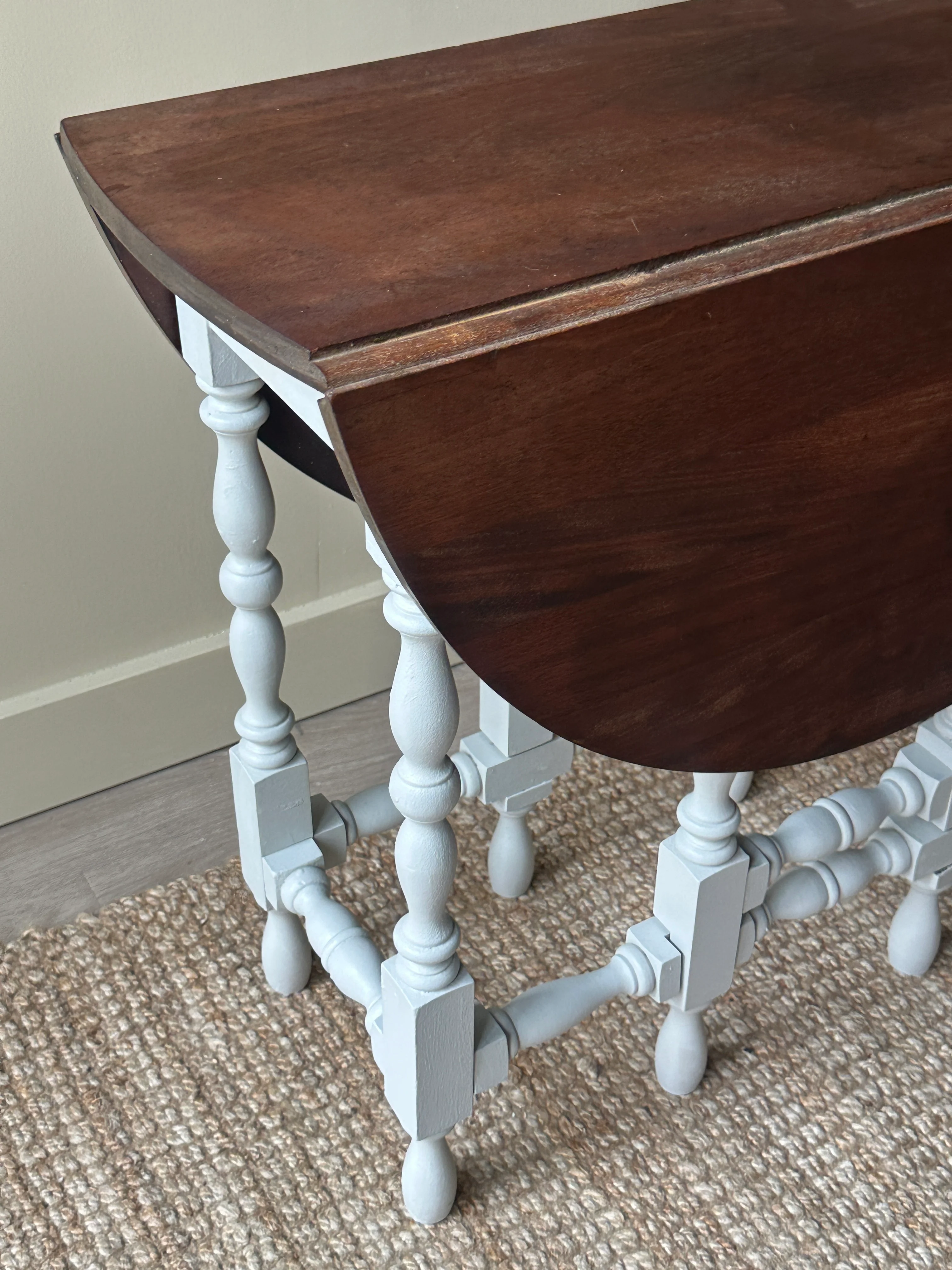 Walnut gate leg table with painted legs - Image 2