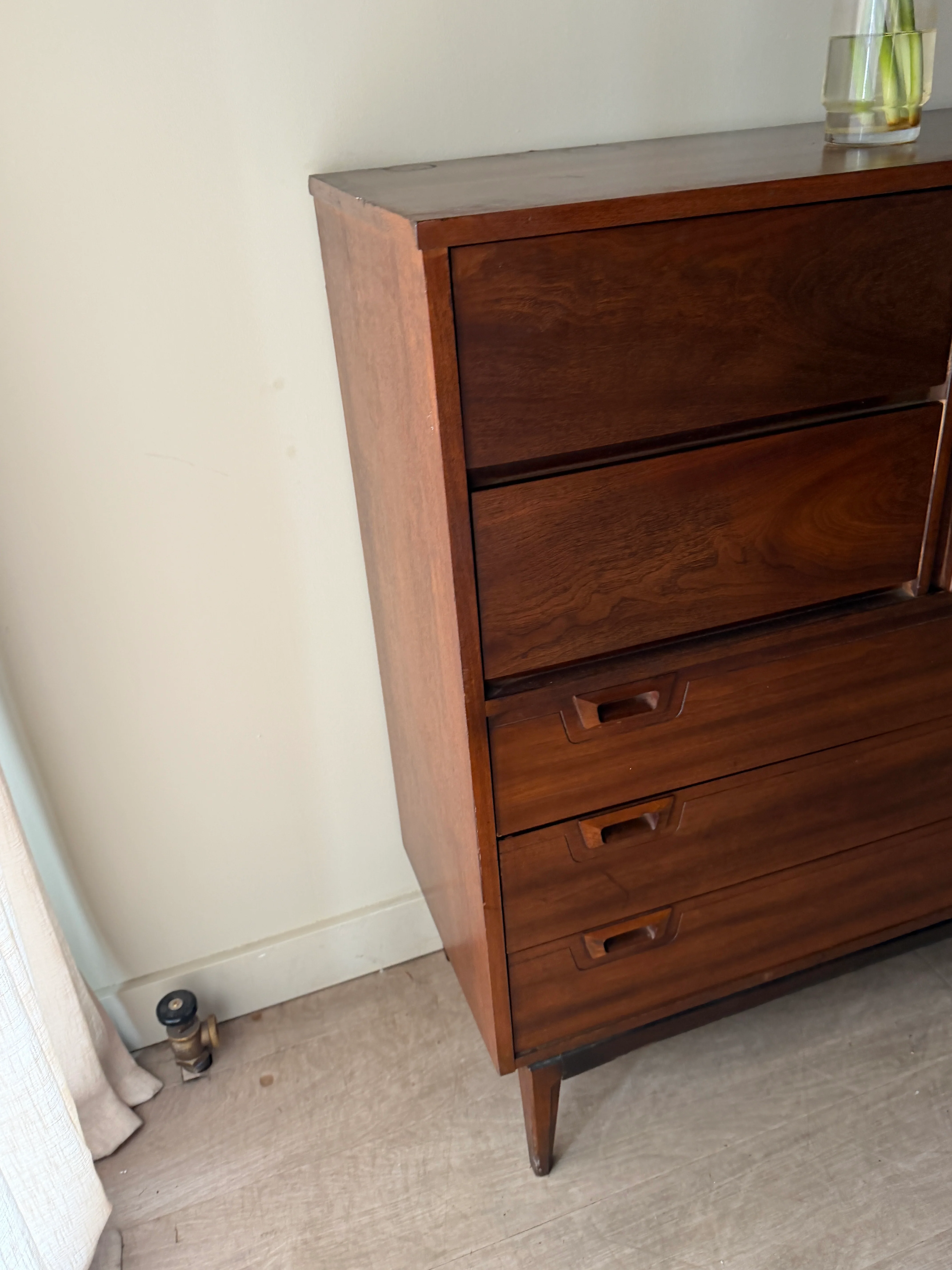 Walnut gentlemen’s dresser - Image 2