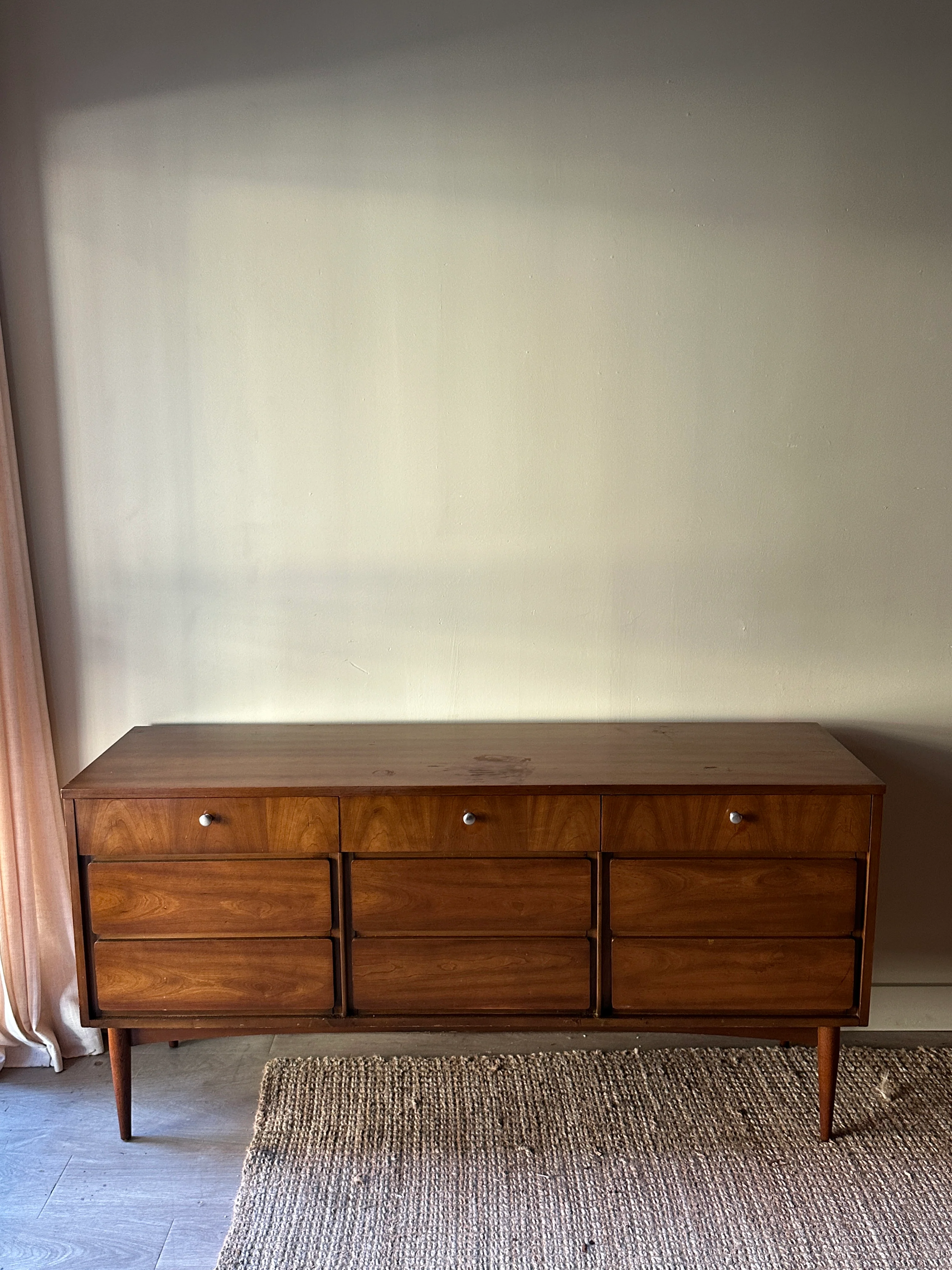 Walnut nine drawer, chrome knob dresser - Image 2