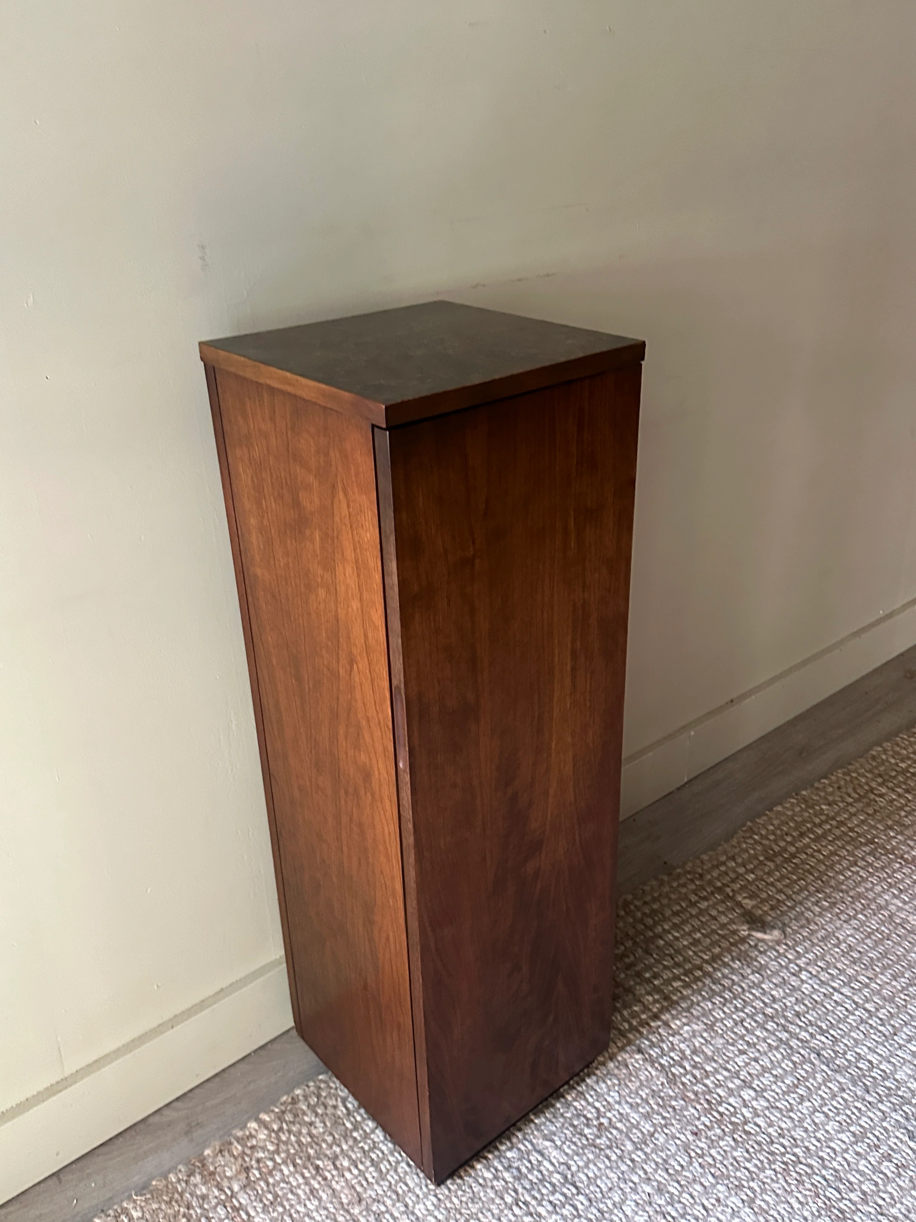 Walnut pedestal - Image 2