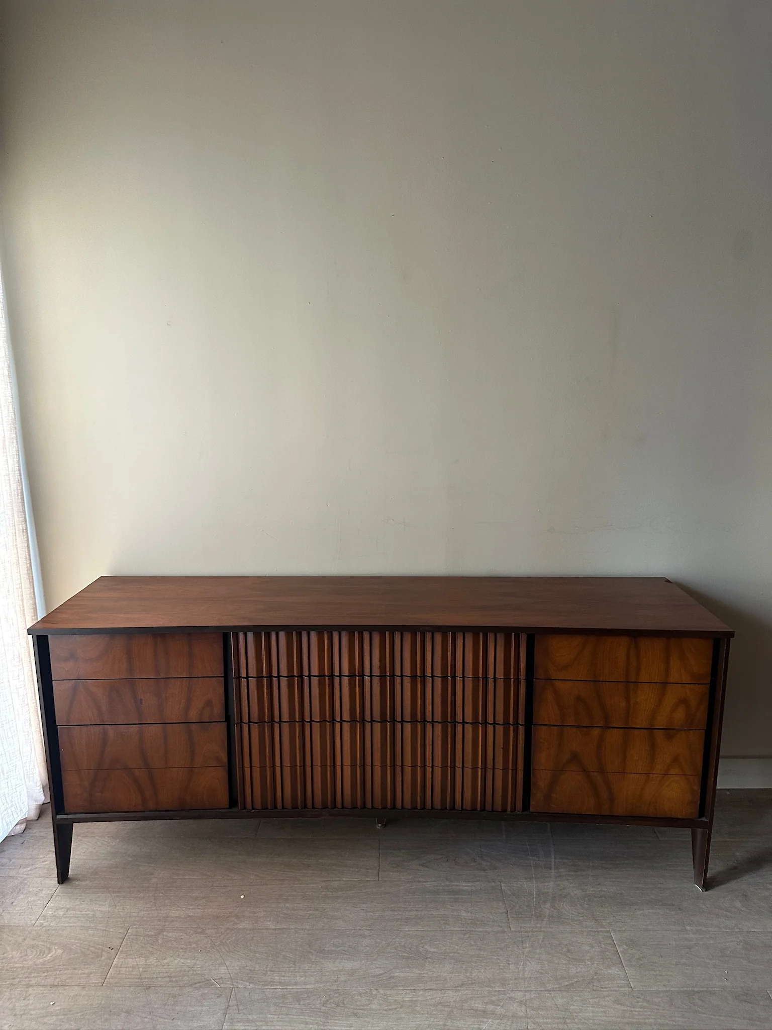Walnut sculptural dresser - Image 2