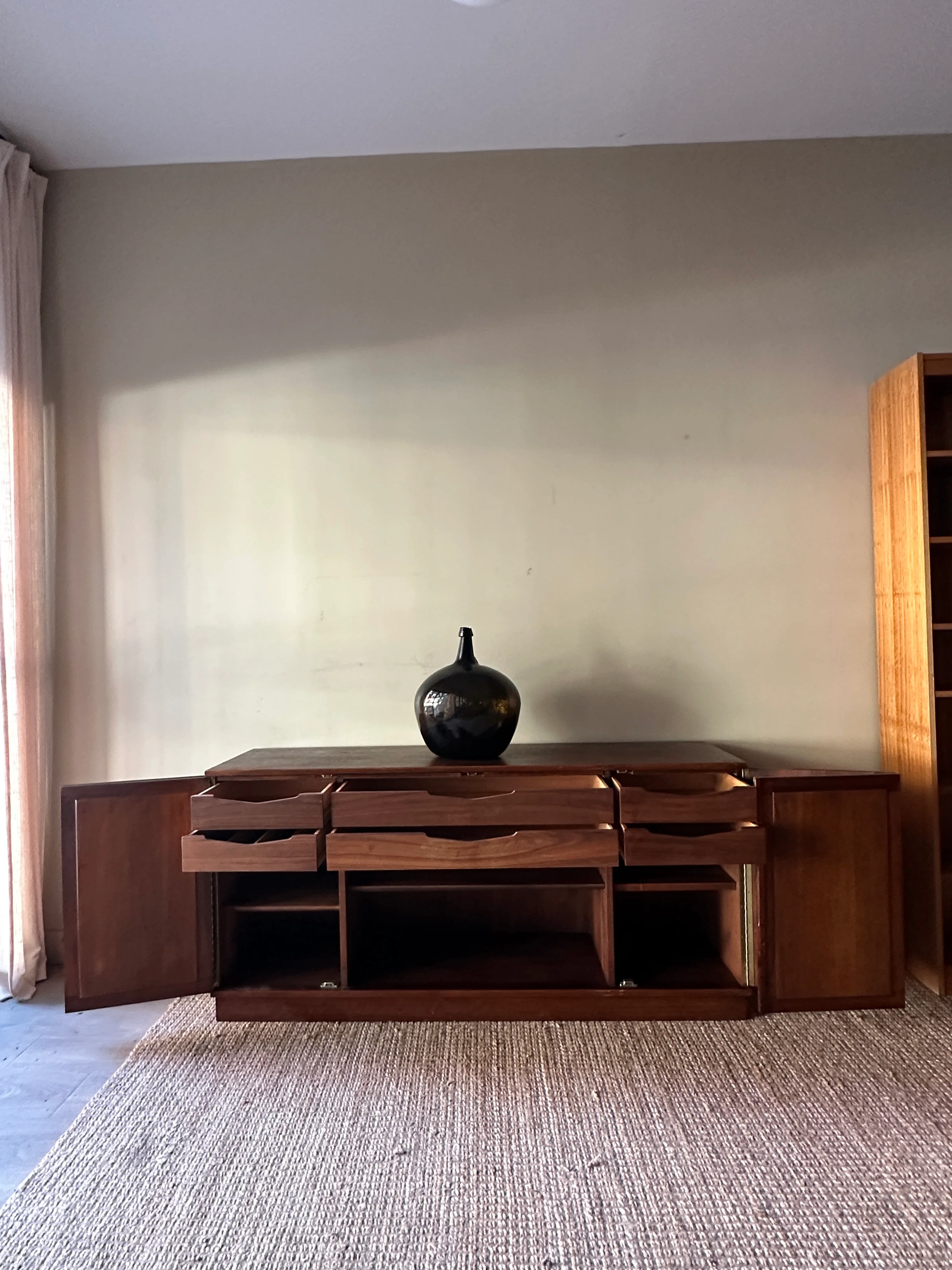 Walnut sideboard - Image 4